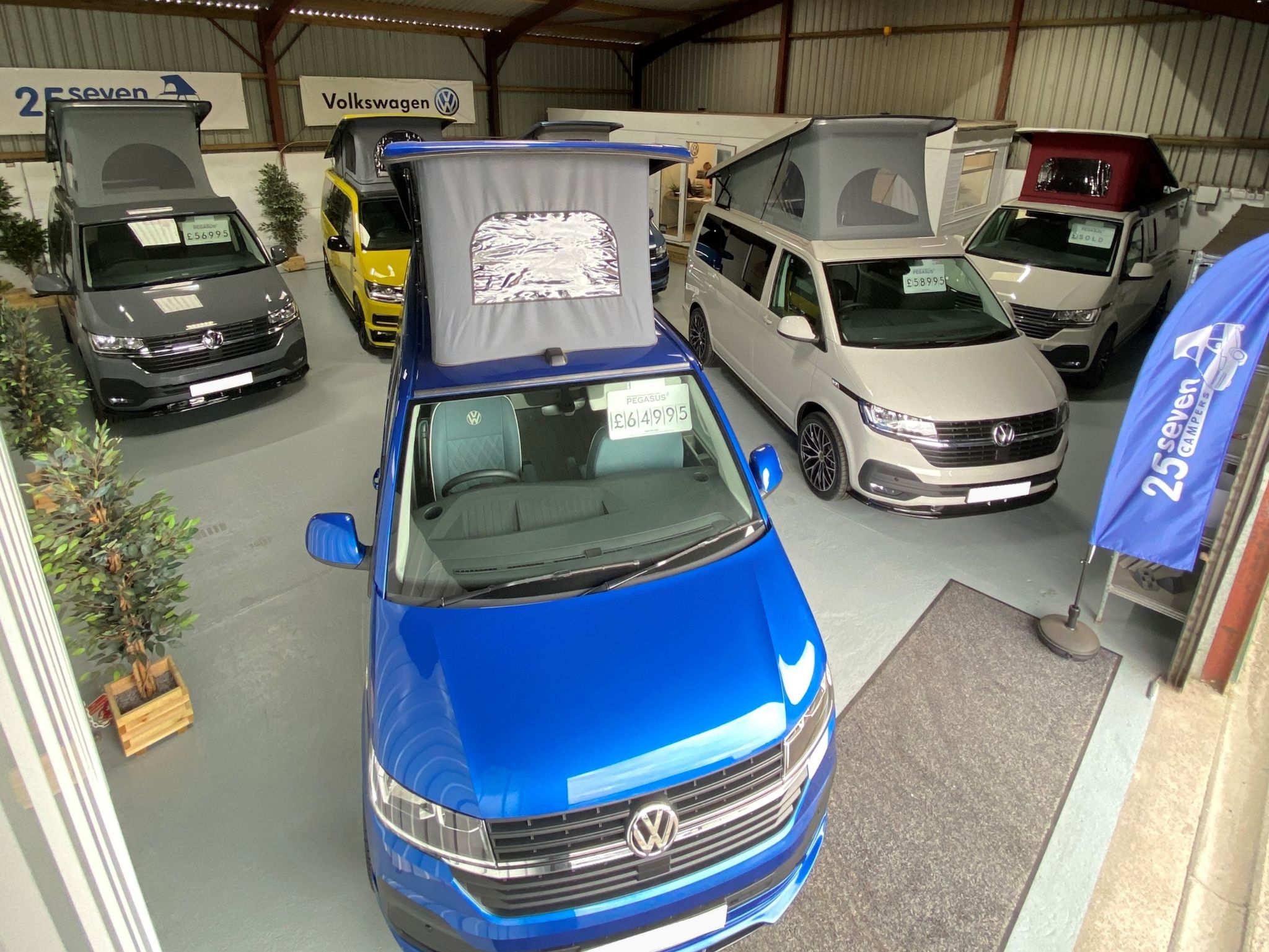 25Seven Campers dealership