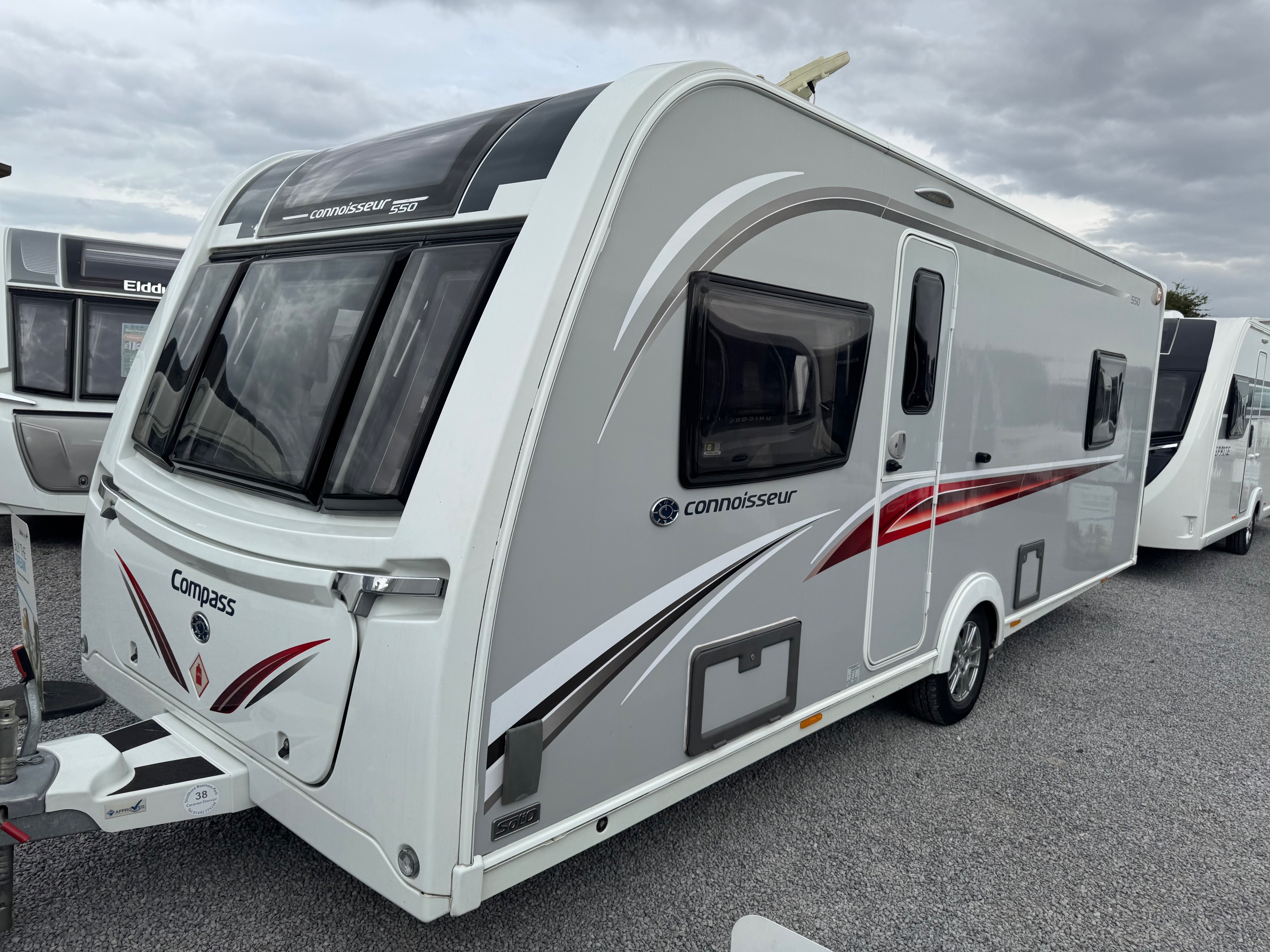 Compass Connoisseur 550 / 4 BERTH - Photo 1