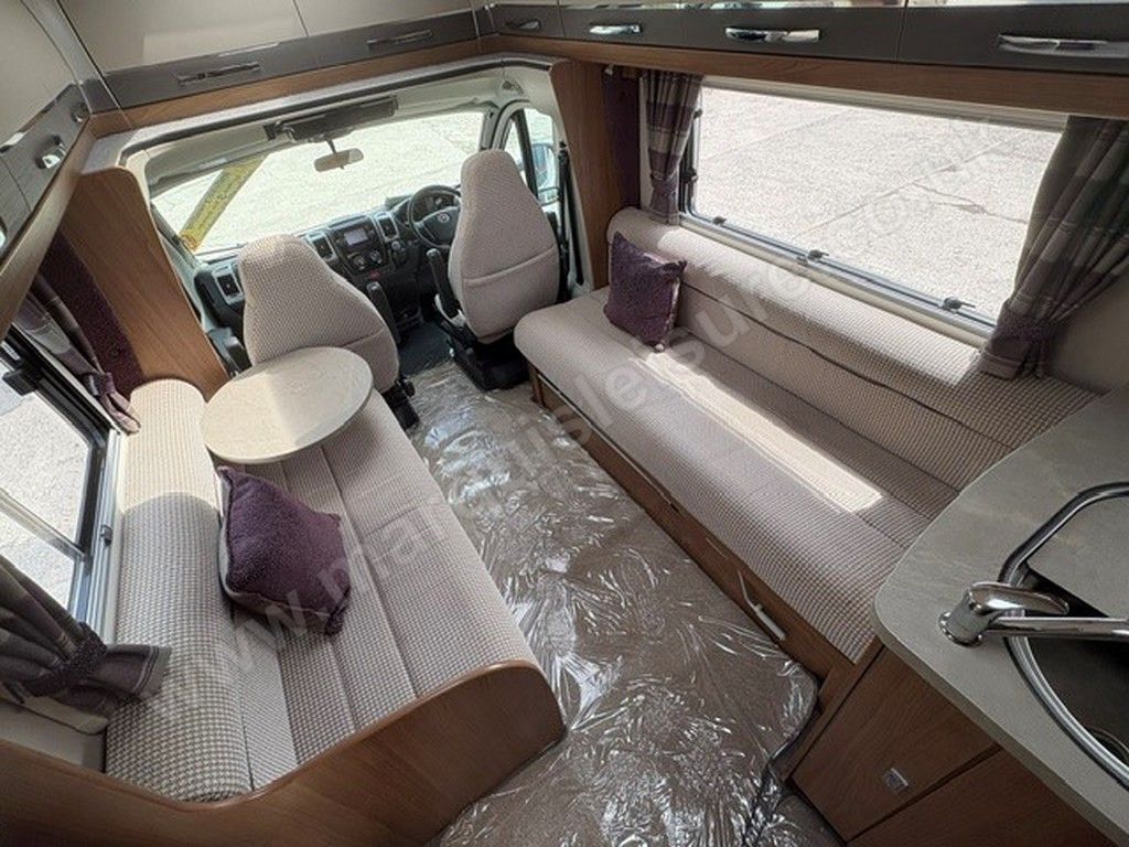 Auto-Trail TRACKER RS