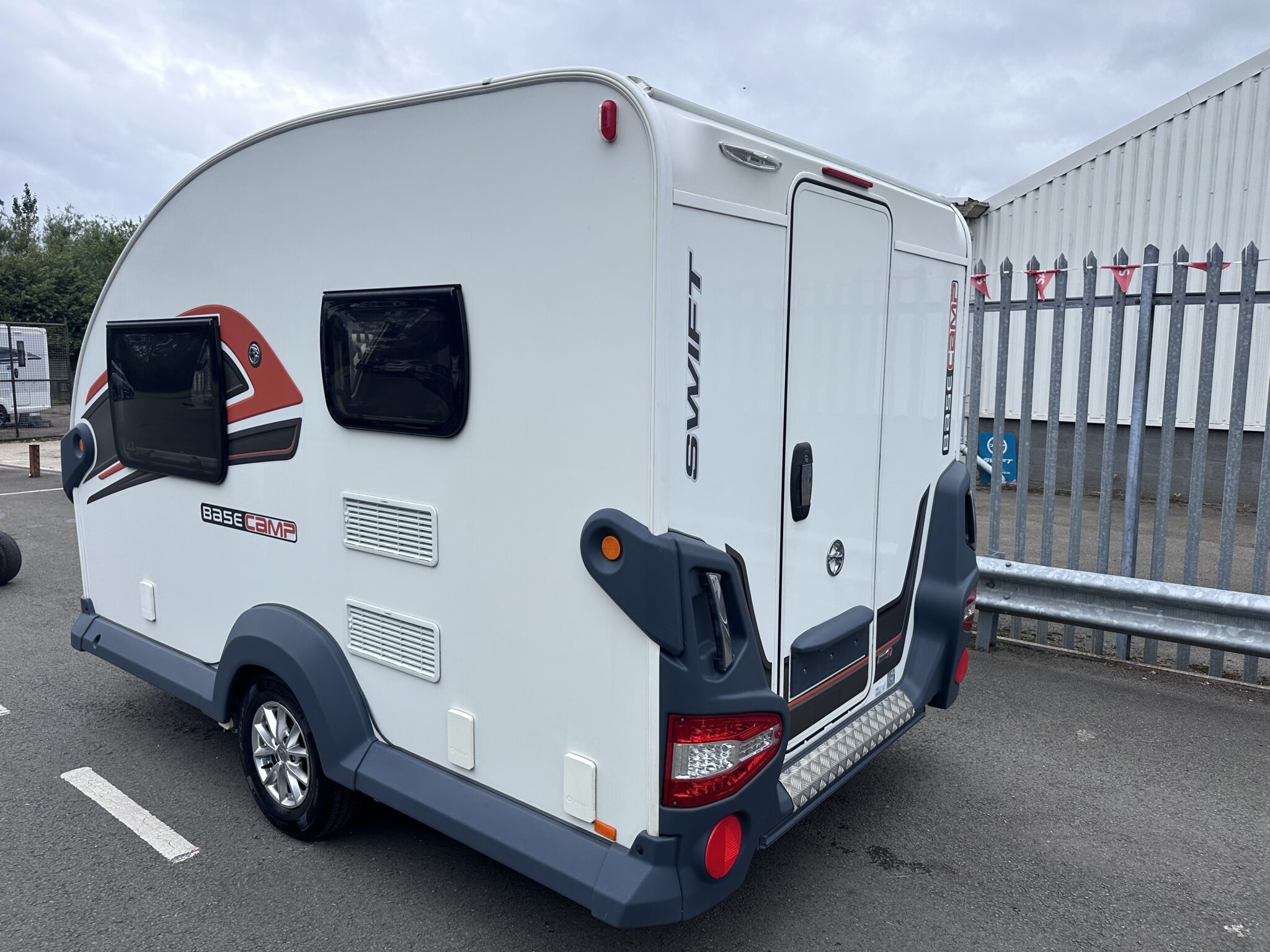 Swift Basecamp Plus – 2019 Caravan