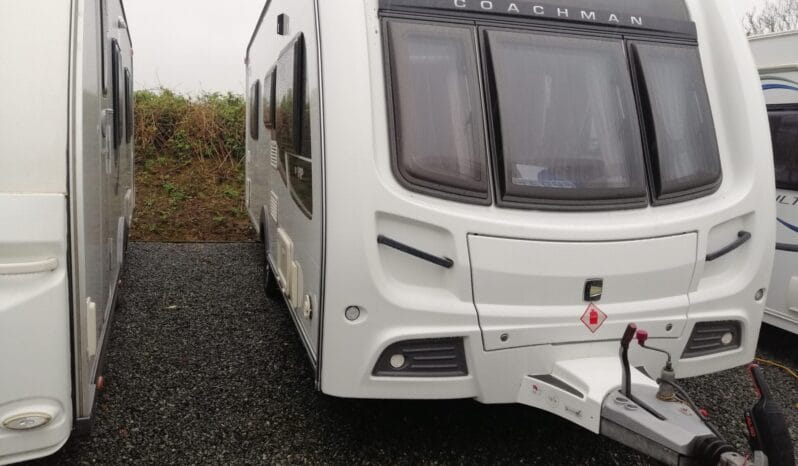 Coachman Vip 565 - Exterior - Front