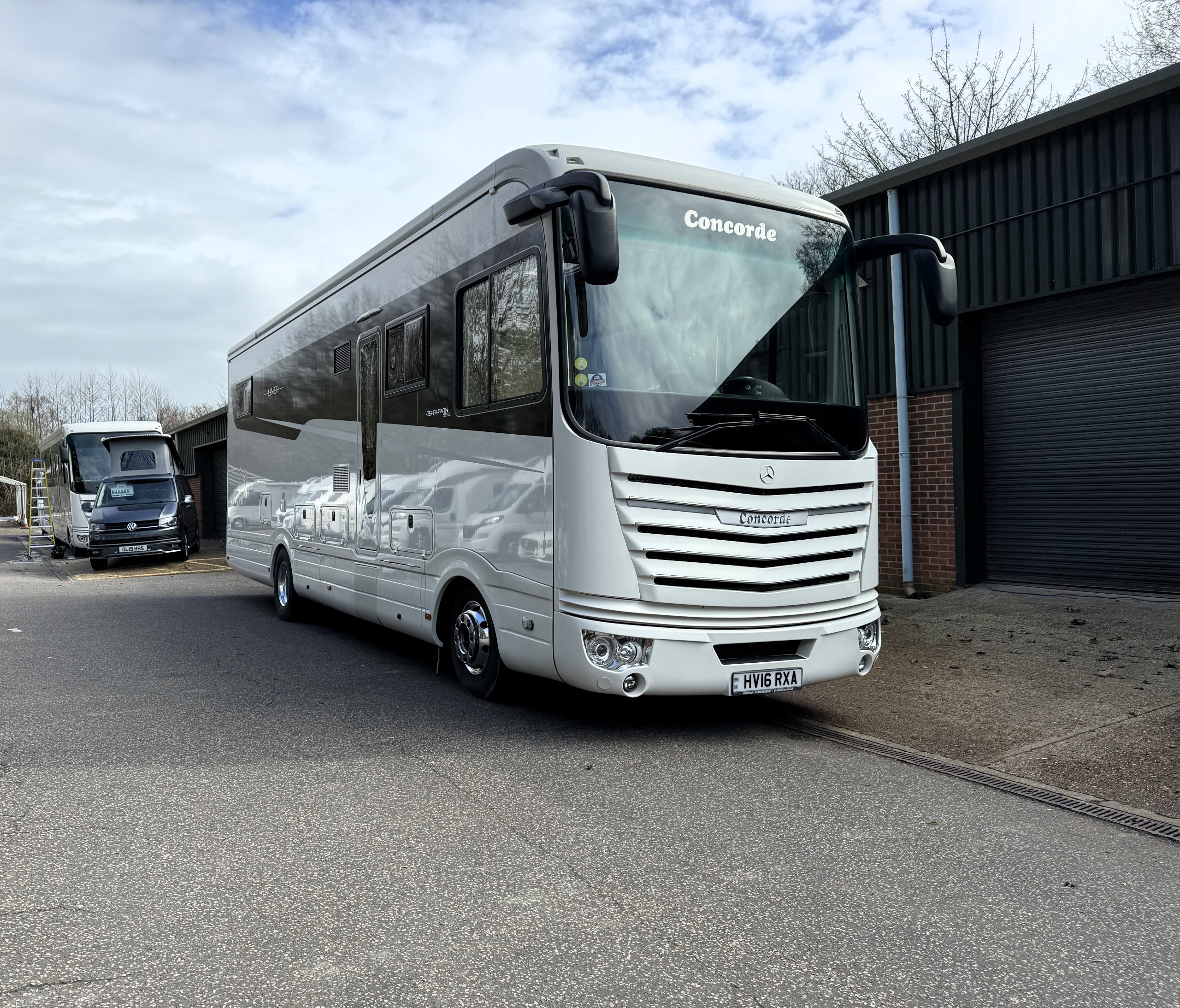 2016 Concorde Liner Centurion 990G