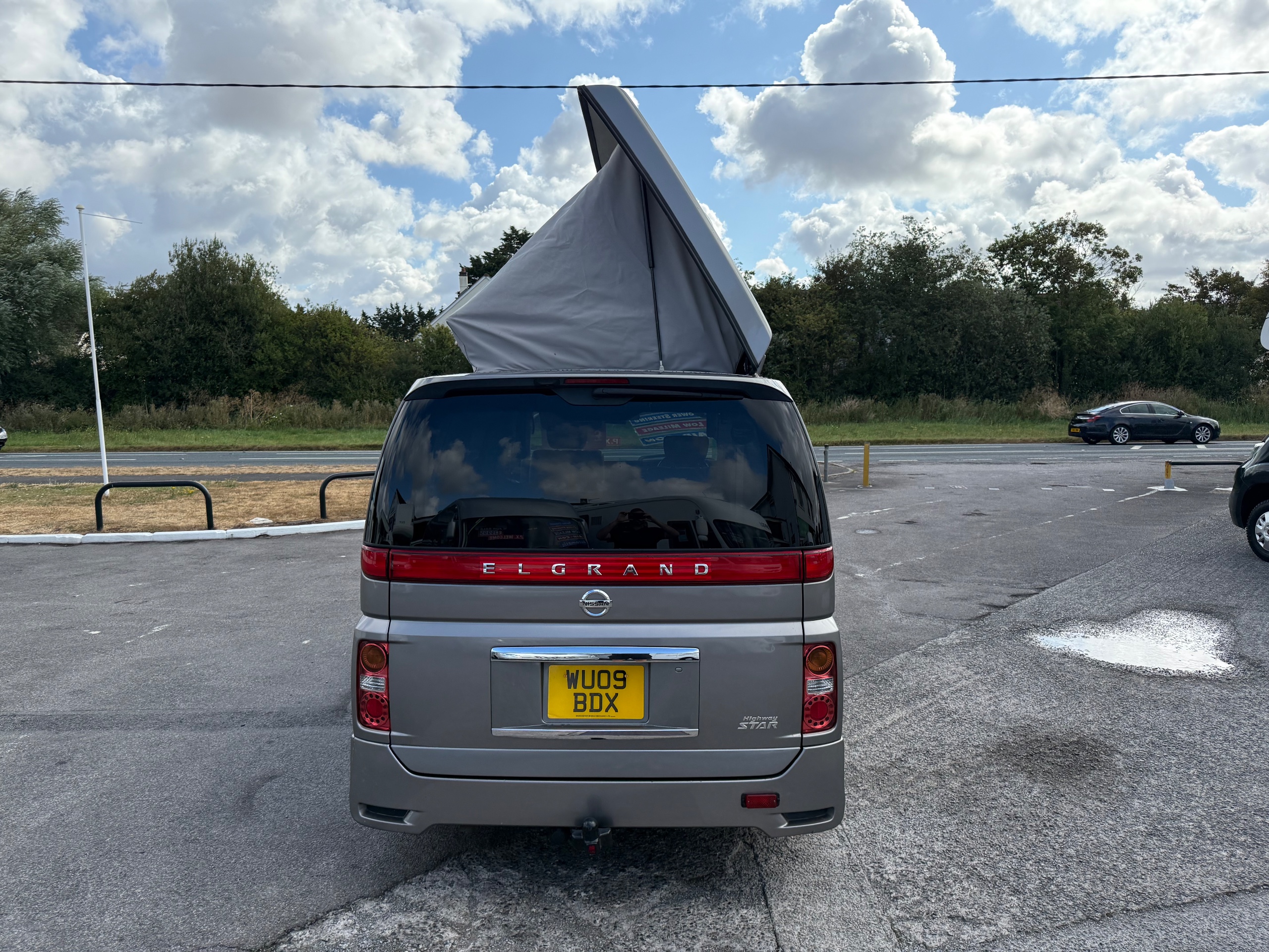 2009 Nissan Elgrand 2+ Camper Van