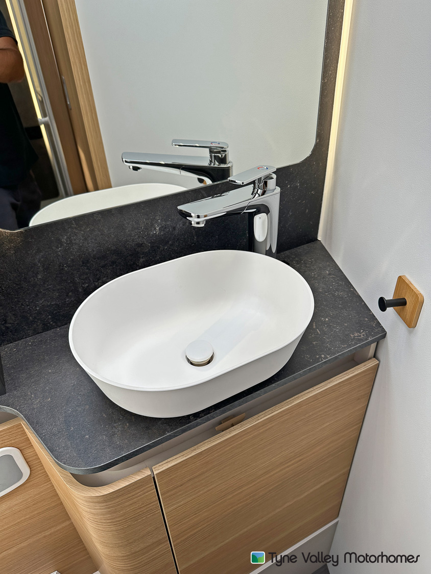 2023 Adria Matrix Plus 670 SC