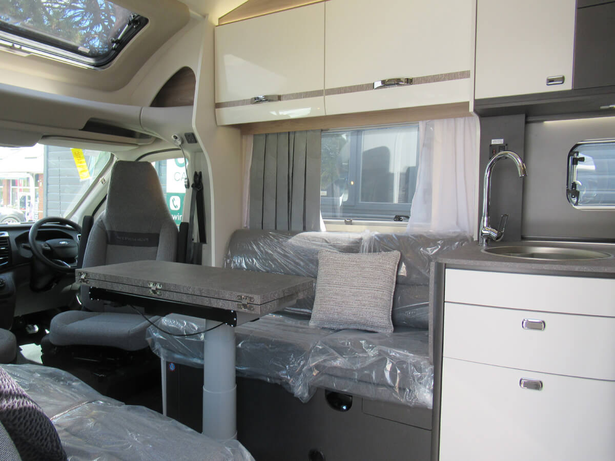 Swift Voyager 584