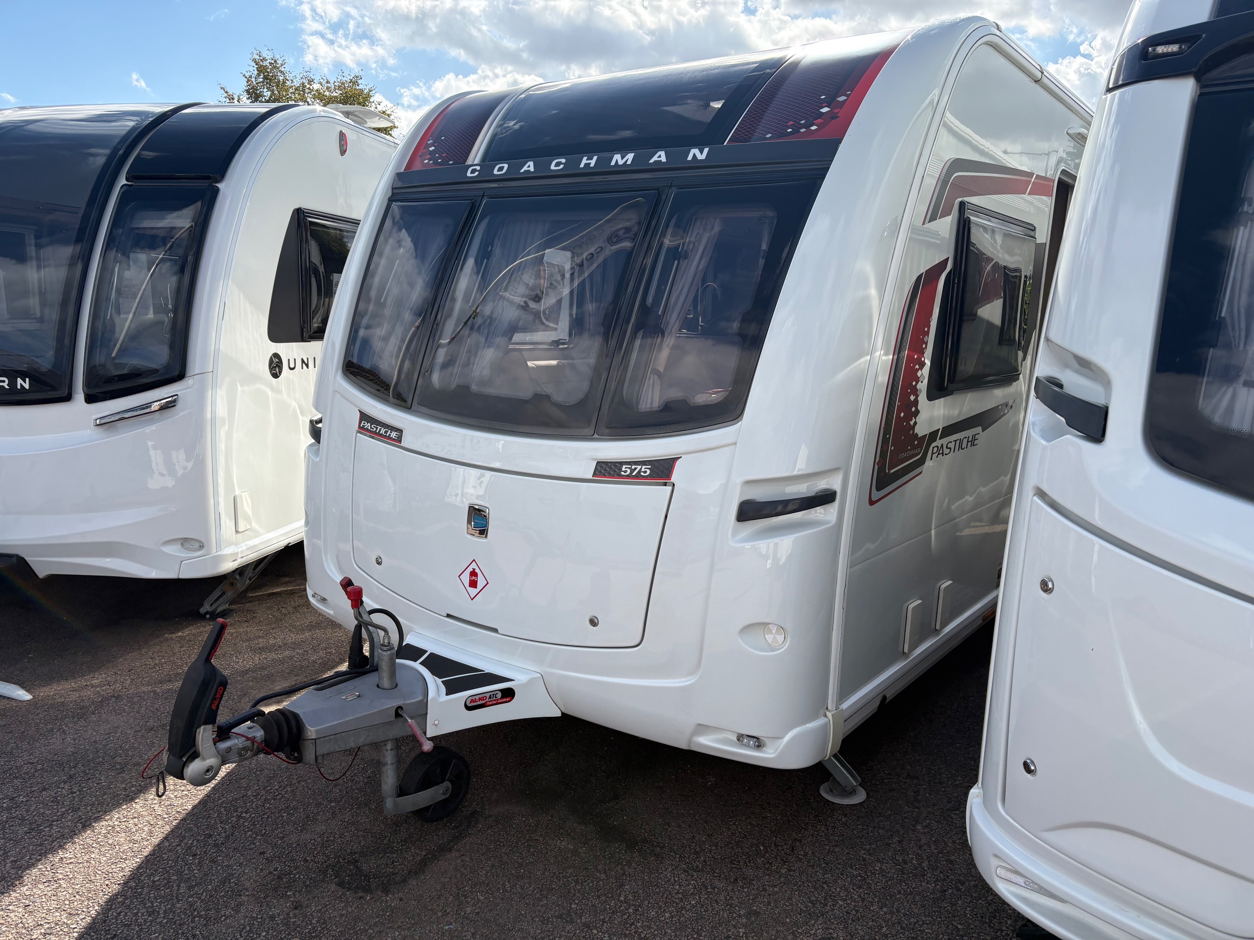 Coachman Pastiche 575 - Exterior - Front