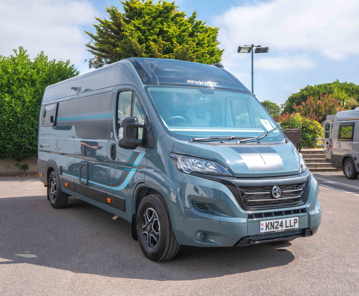 Swift Carrera 132 140BHP Automatic 2 Berth Campervan - Exterior - Front
