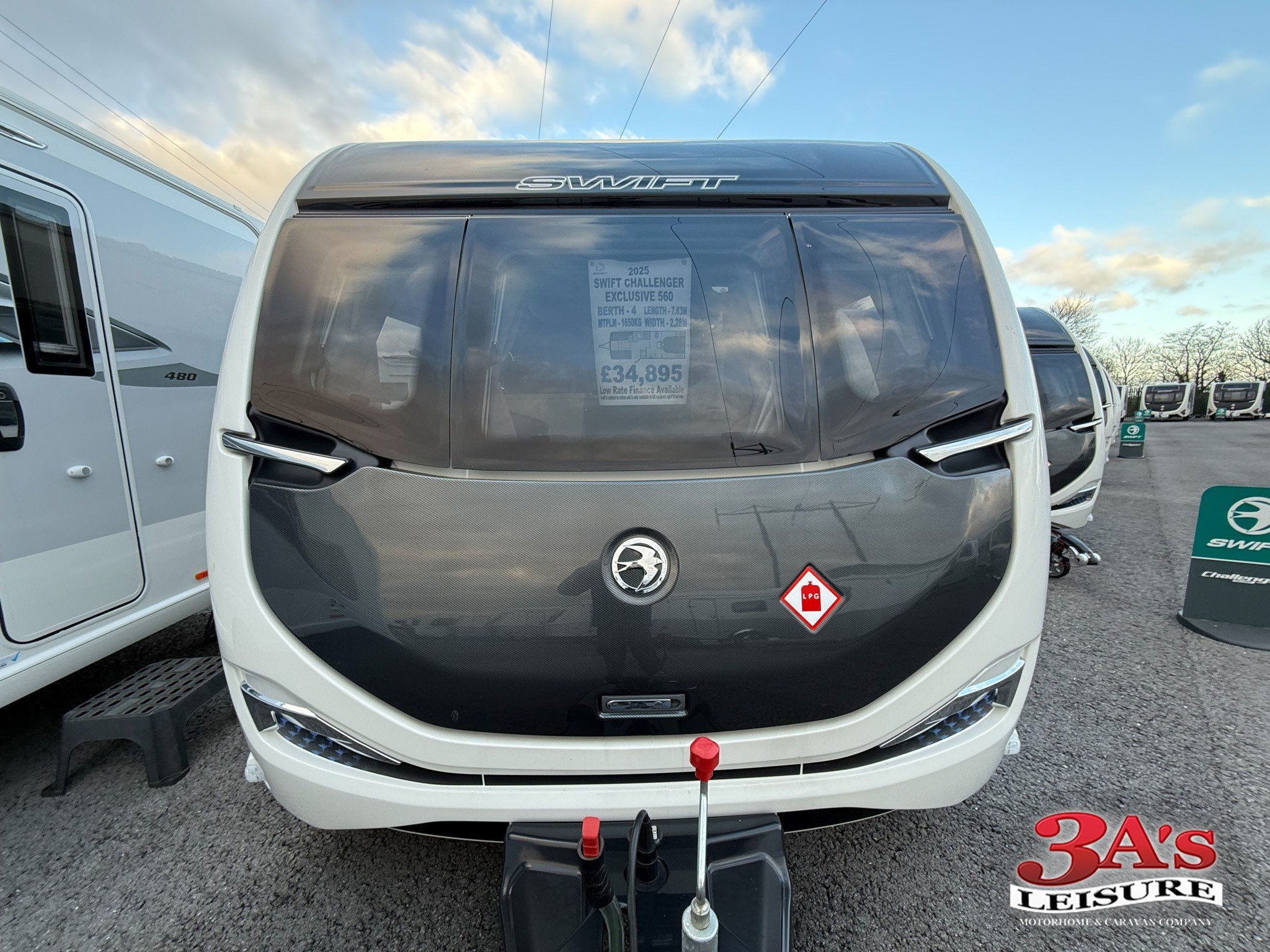 2025 Swift Challenger Exclusive 560 - Exterior - Front