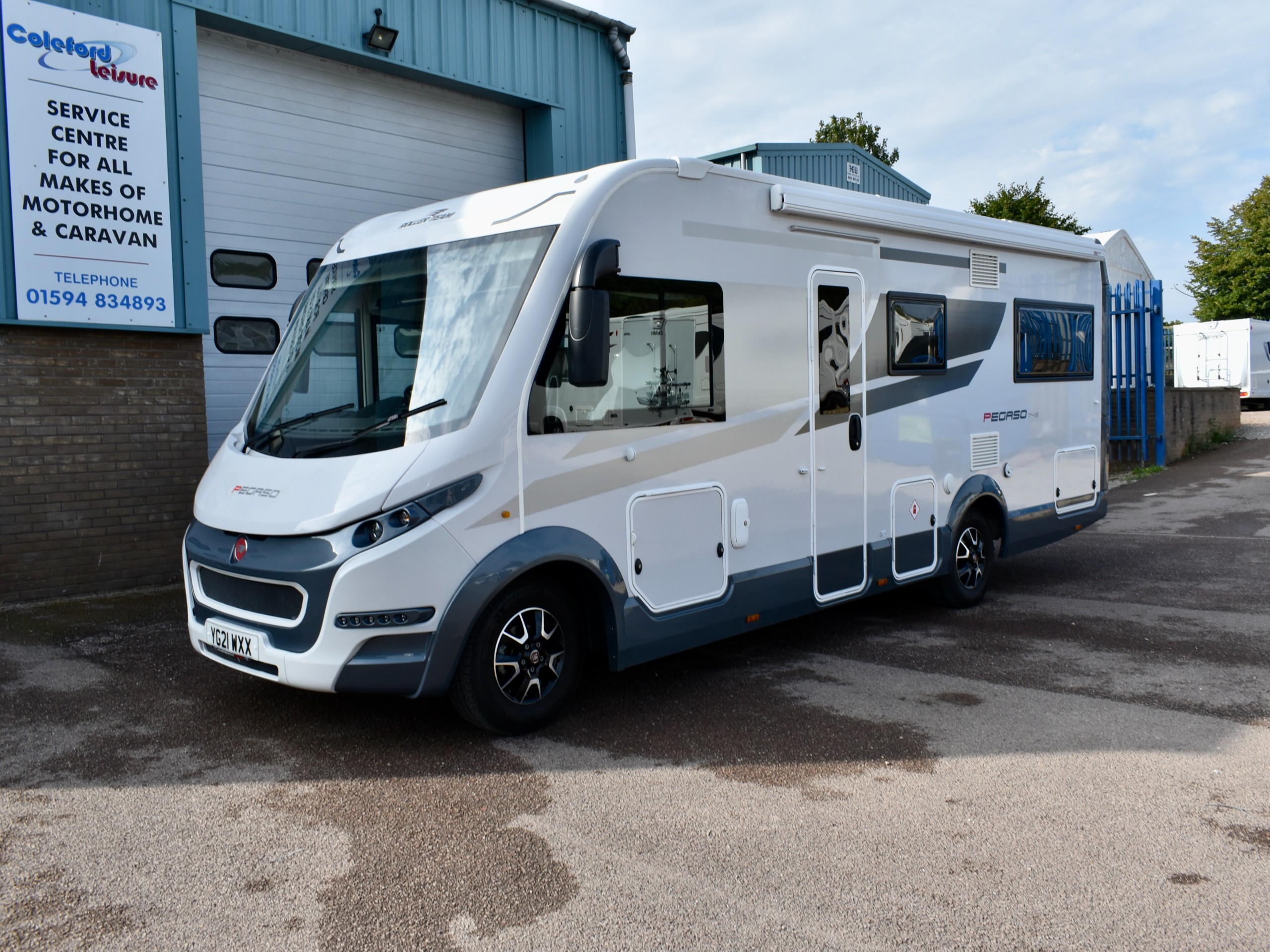 Roller Team Pegaso 745 9 Speed Automatic - Exterior - Front