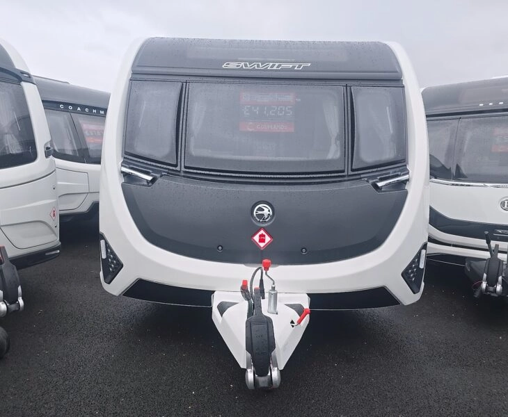 Swift Conqueror - Exterior - Front