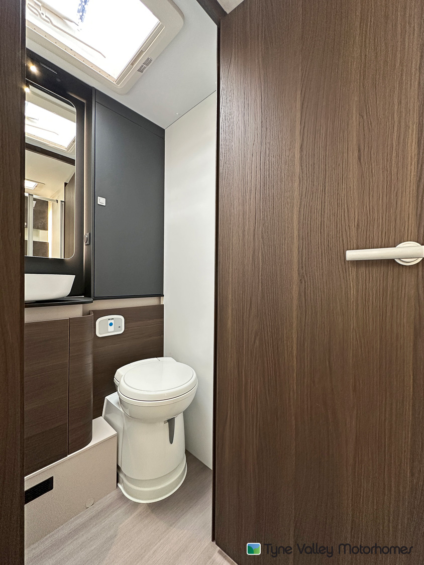 2026 Adria Matrix Supreme 670DC