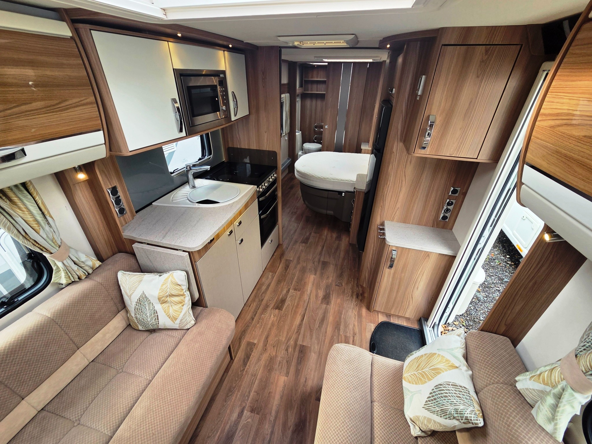 2015 Swift Conqueror 645