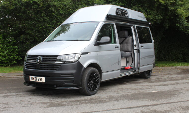 Volkswagen T6.1 LWB - Exterior - Side