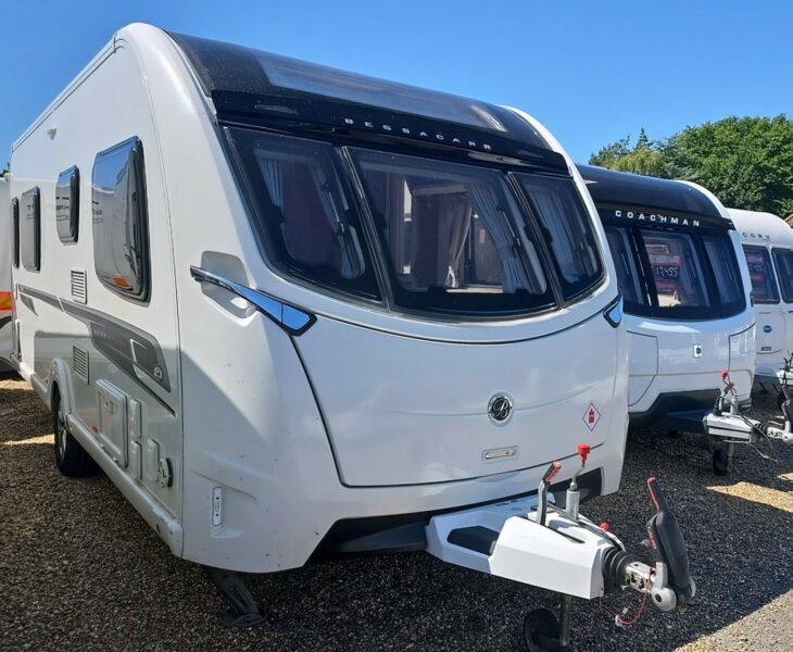 Bessacarr Cameo 580 - Exterior - Front
