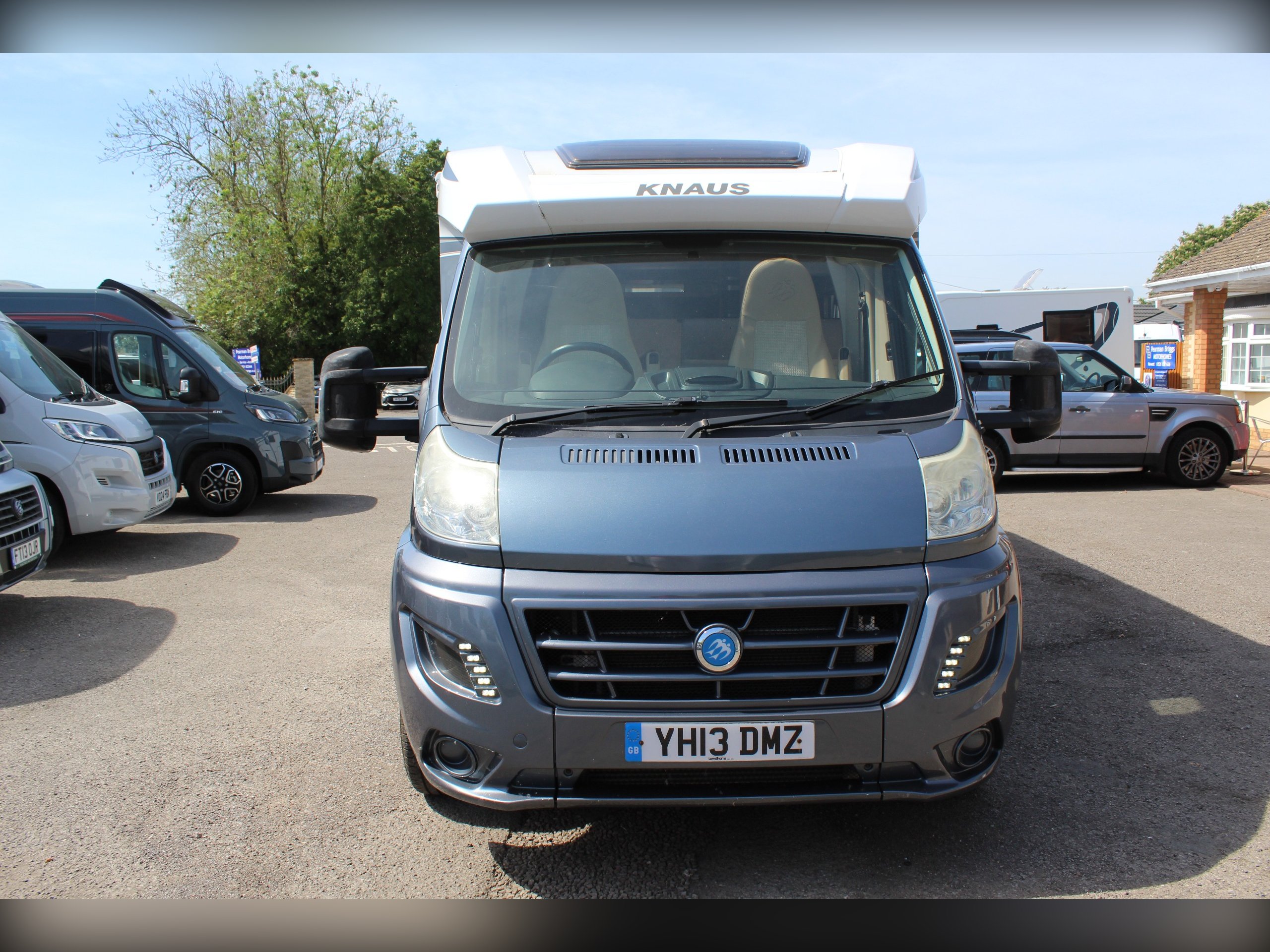 2013 Knaus Sky TI 700 - Exterior - Front