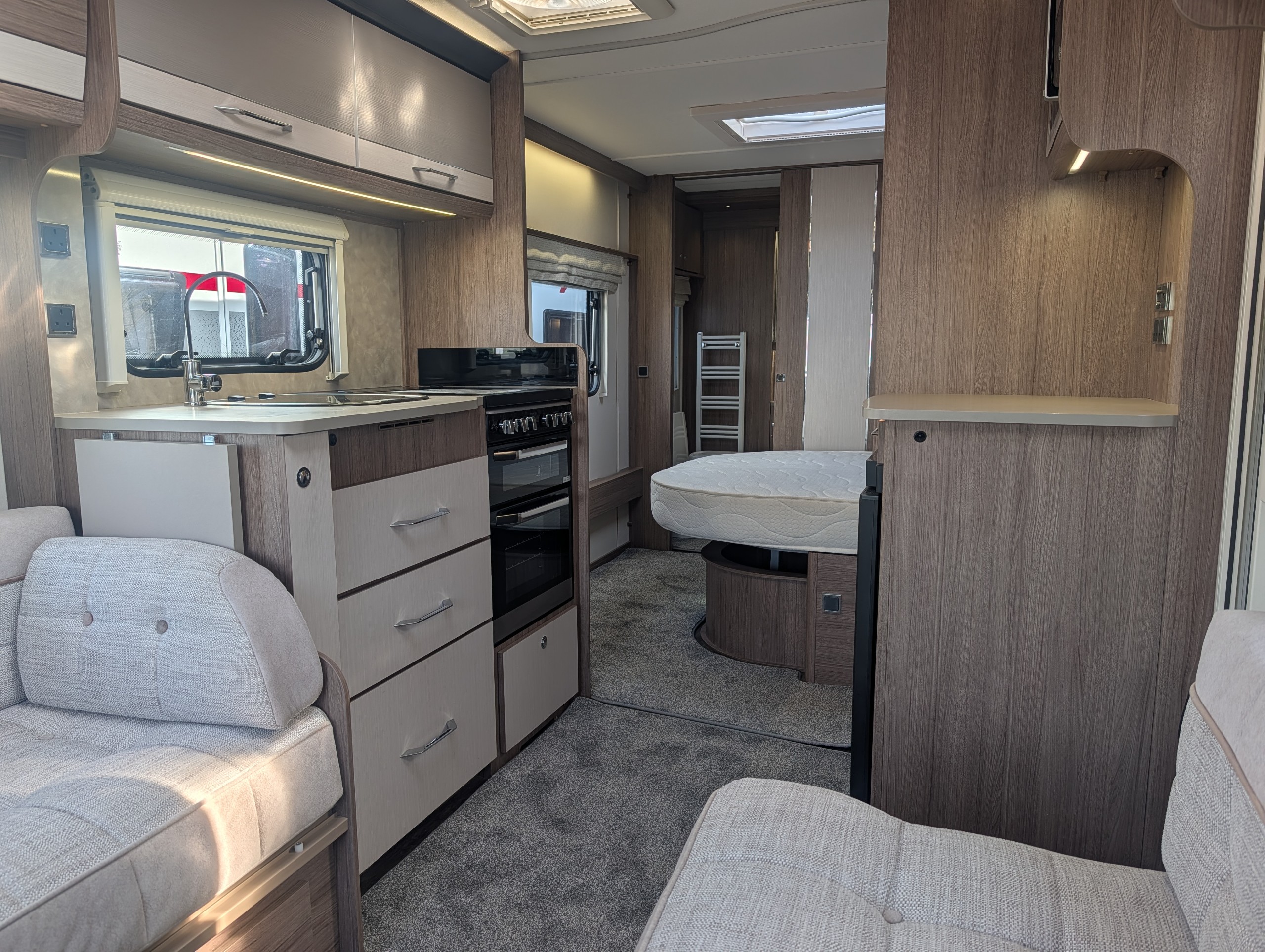 Coachman VIP 575/4 Kingsham Sussex Special Edition