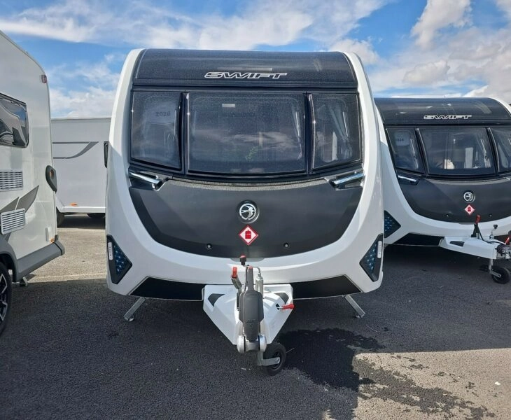 Swift Challenger 500 - Exterior - Front