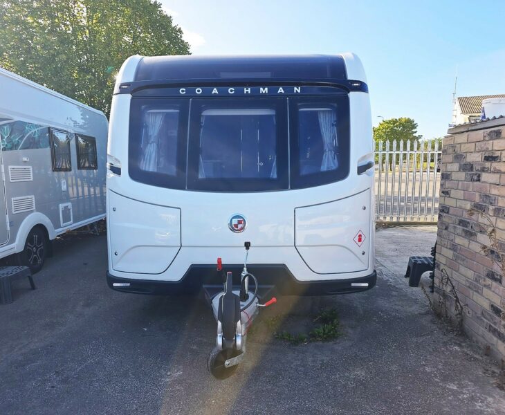 Coachman Vip 460 - Exterior - Front