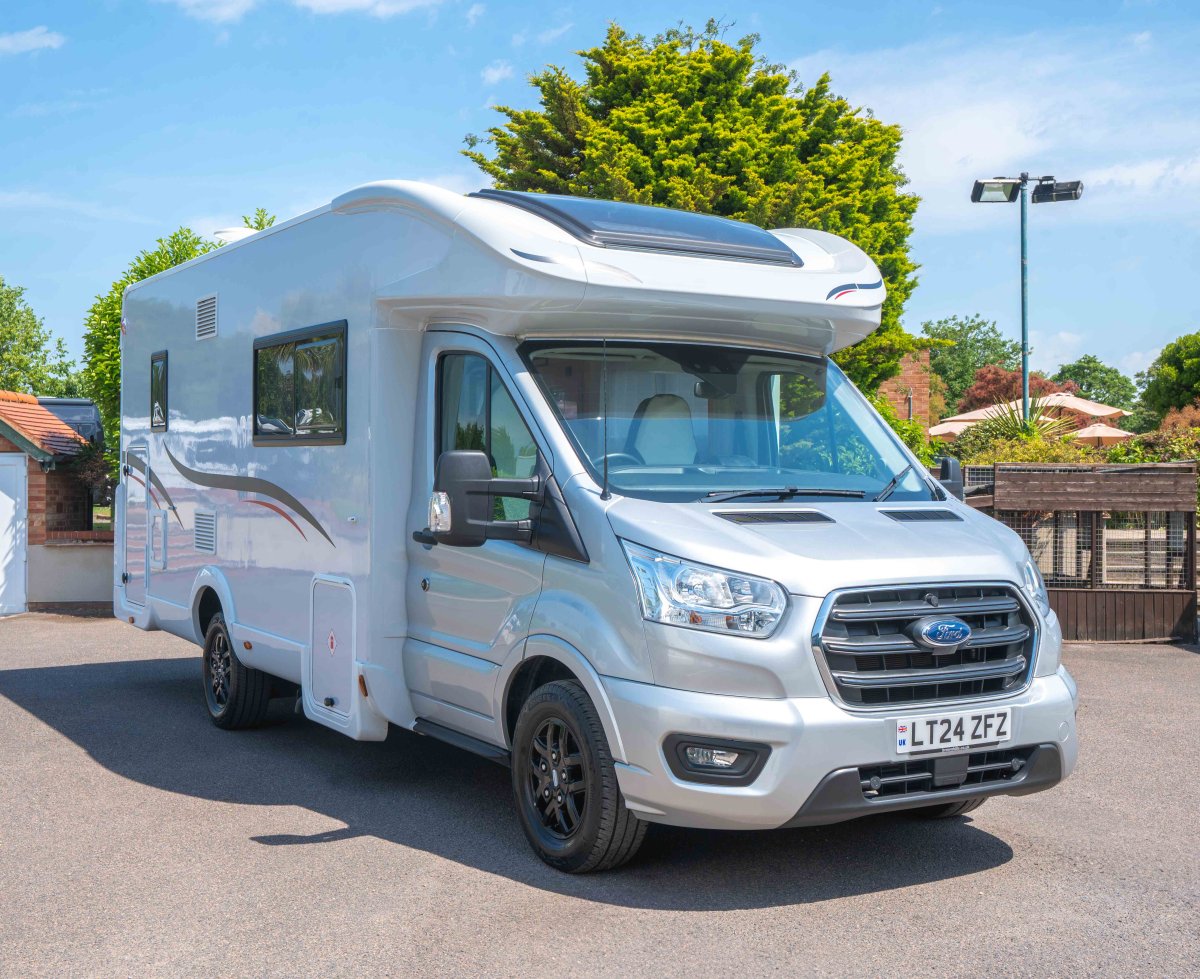 Ford Rollerteam Autoroller 707 130BHP Auto - Exterior - Side