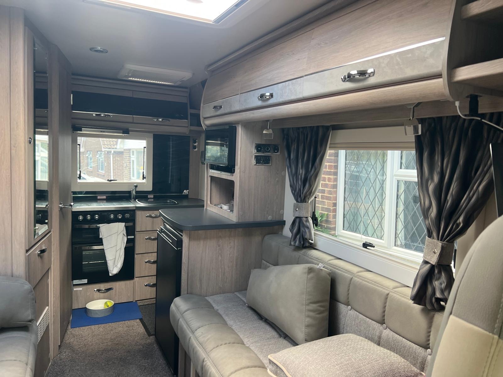 Auto-Sleepers Nuevo 2 BERTH AUTOSLEEPER, VERY LOW MILES, AUTOMATIC,  2.2 DIESEL, BATHROOM WITH SHOWER & TOILET