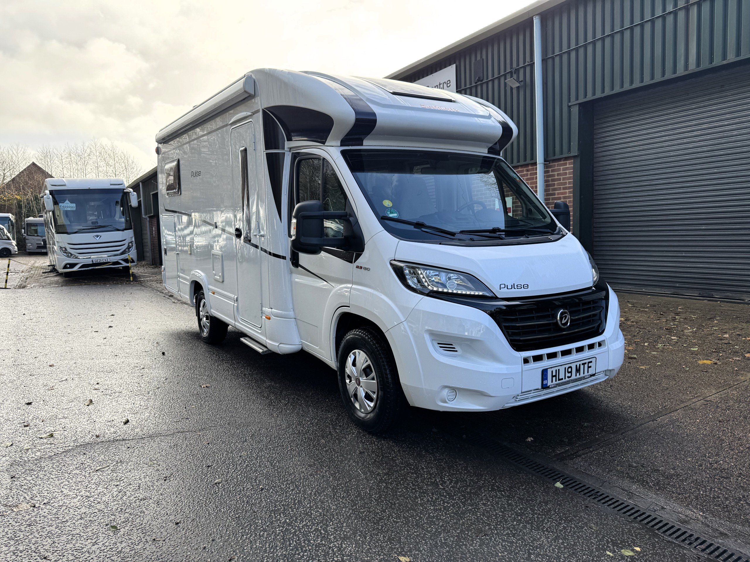 2019 Dethleffs Pulse i-6811 - Exterior - Front