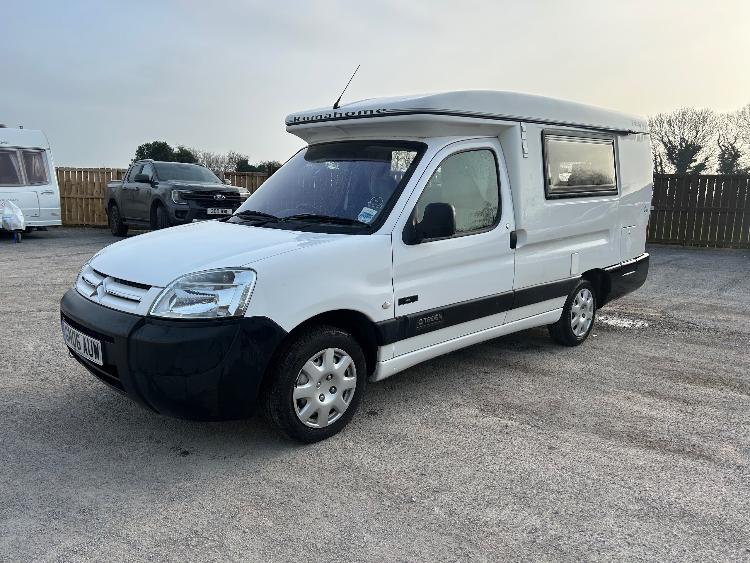 2006 Romahome Duo Hylo - Exterior - Front