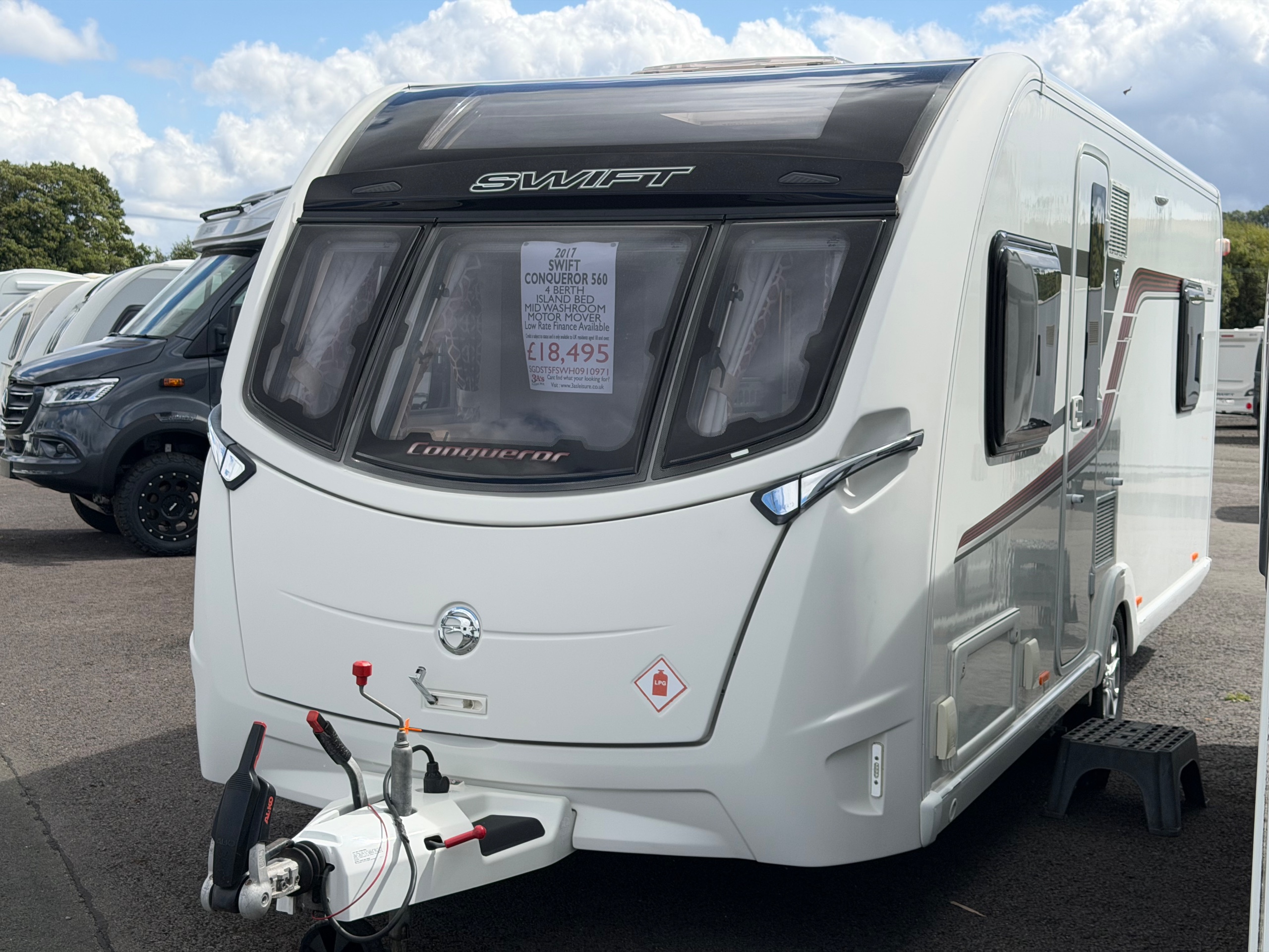 Swift Conqueror 560 - Photo 1