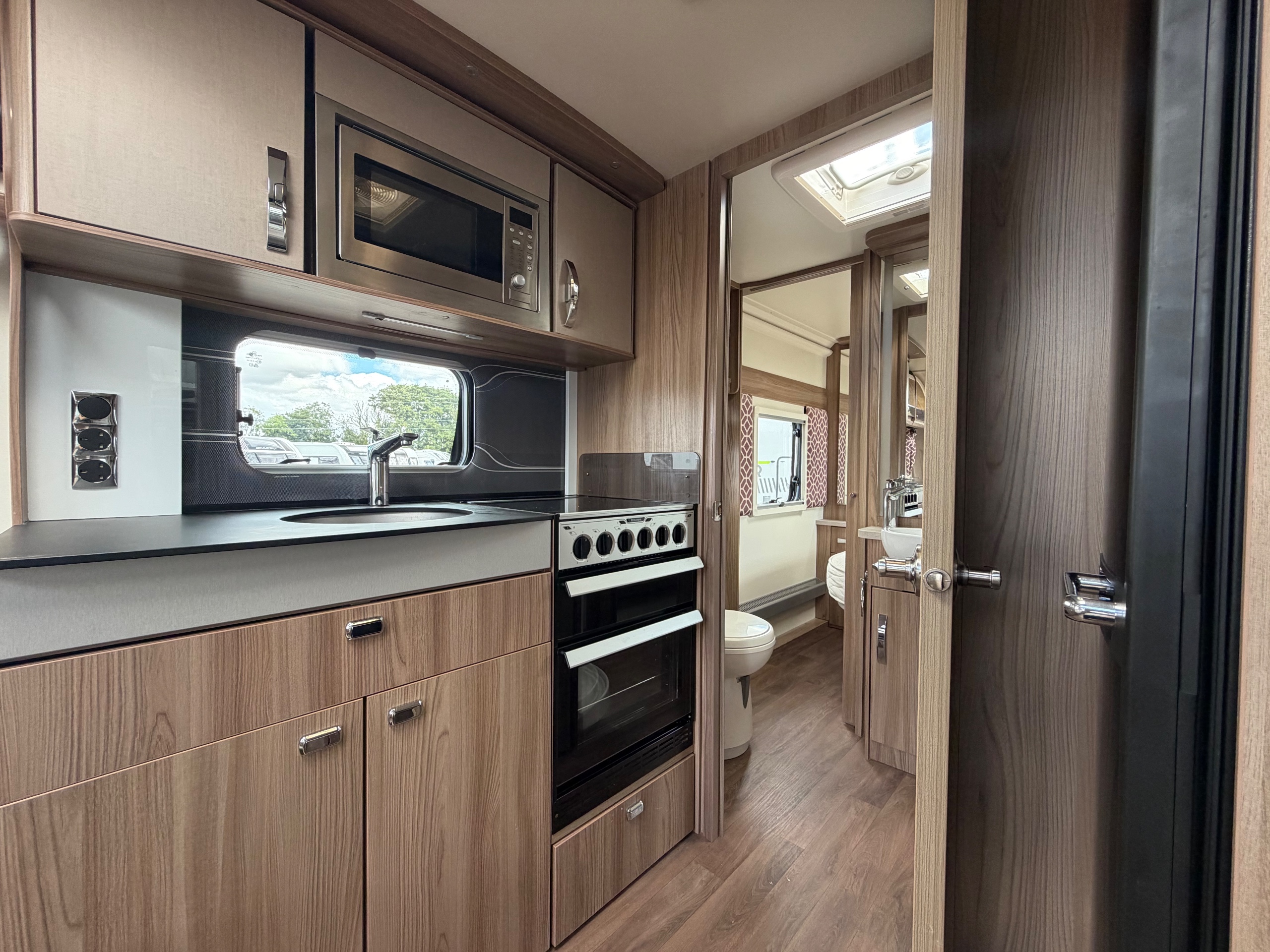 2017 Swift Conqueror 560