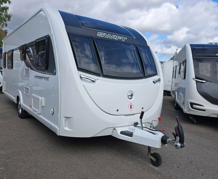 Swift Freestyle S4SB - Exterior - Front