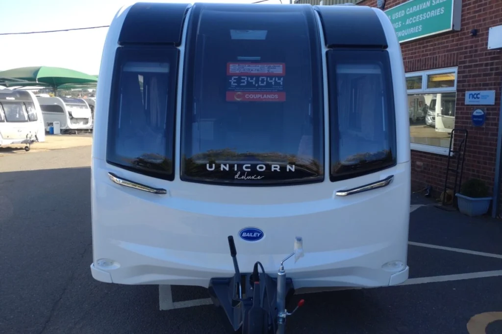 Bailey Unicorn Deluxe Vigo - Exterior - Front