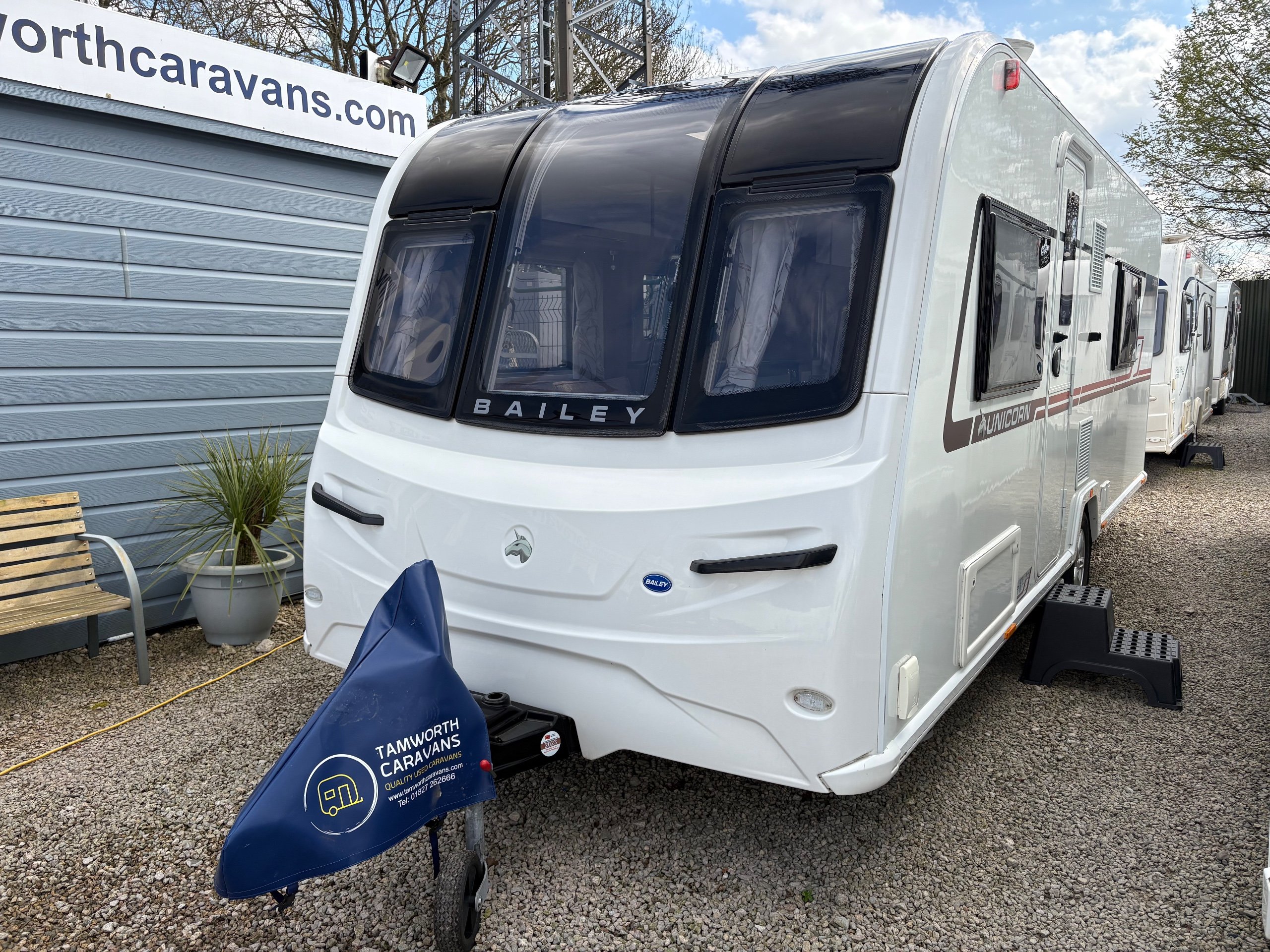 Bailey Unicorn Cadiz - Exterior - Front