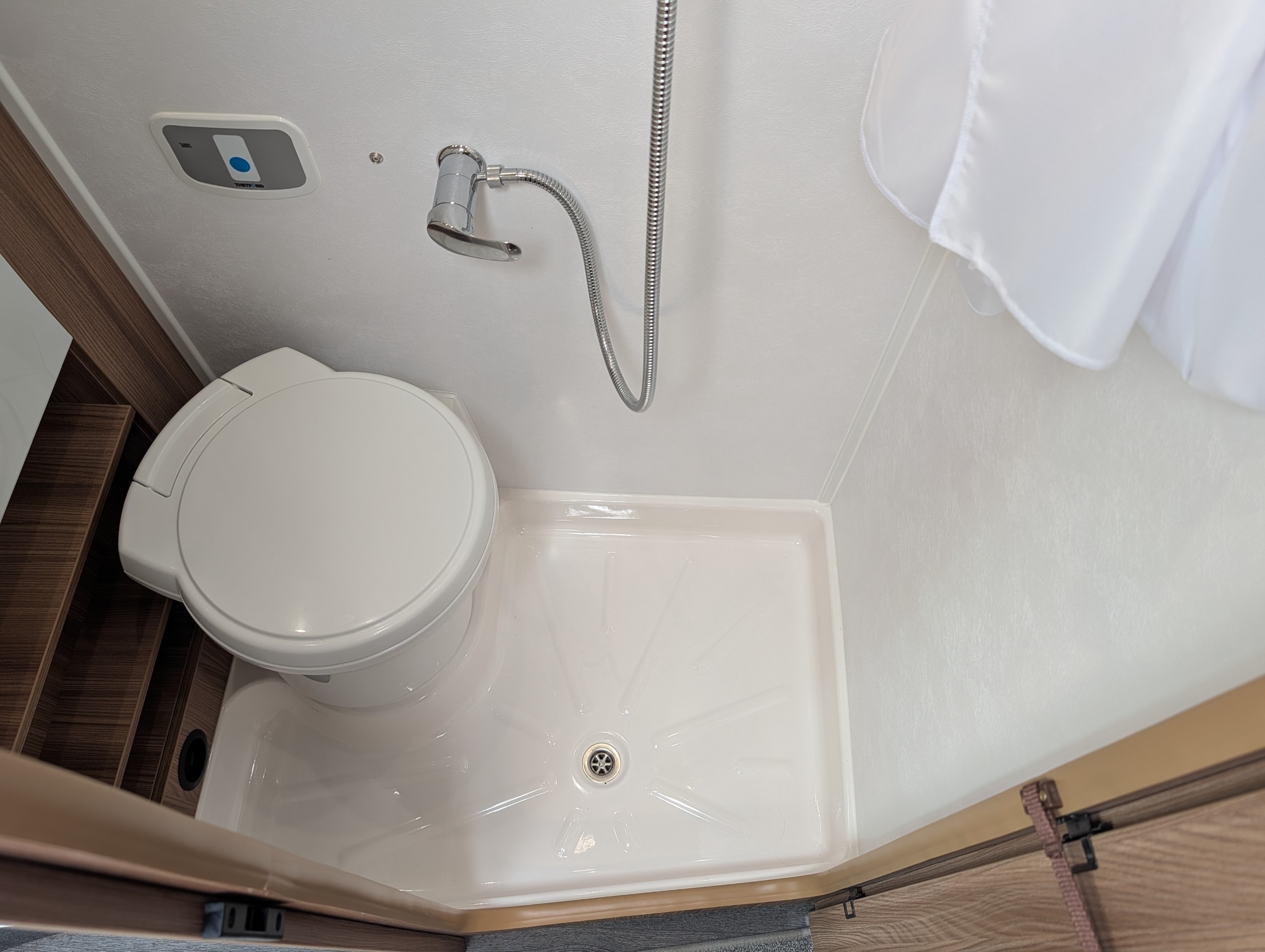 2025 Auto-Trail V-Line 635 Sport