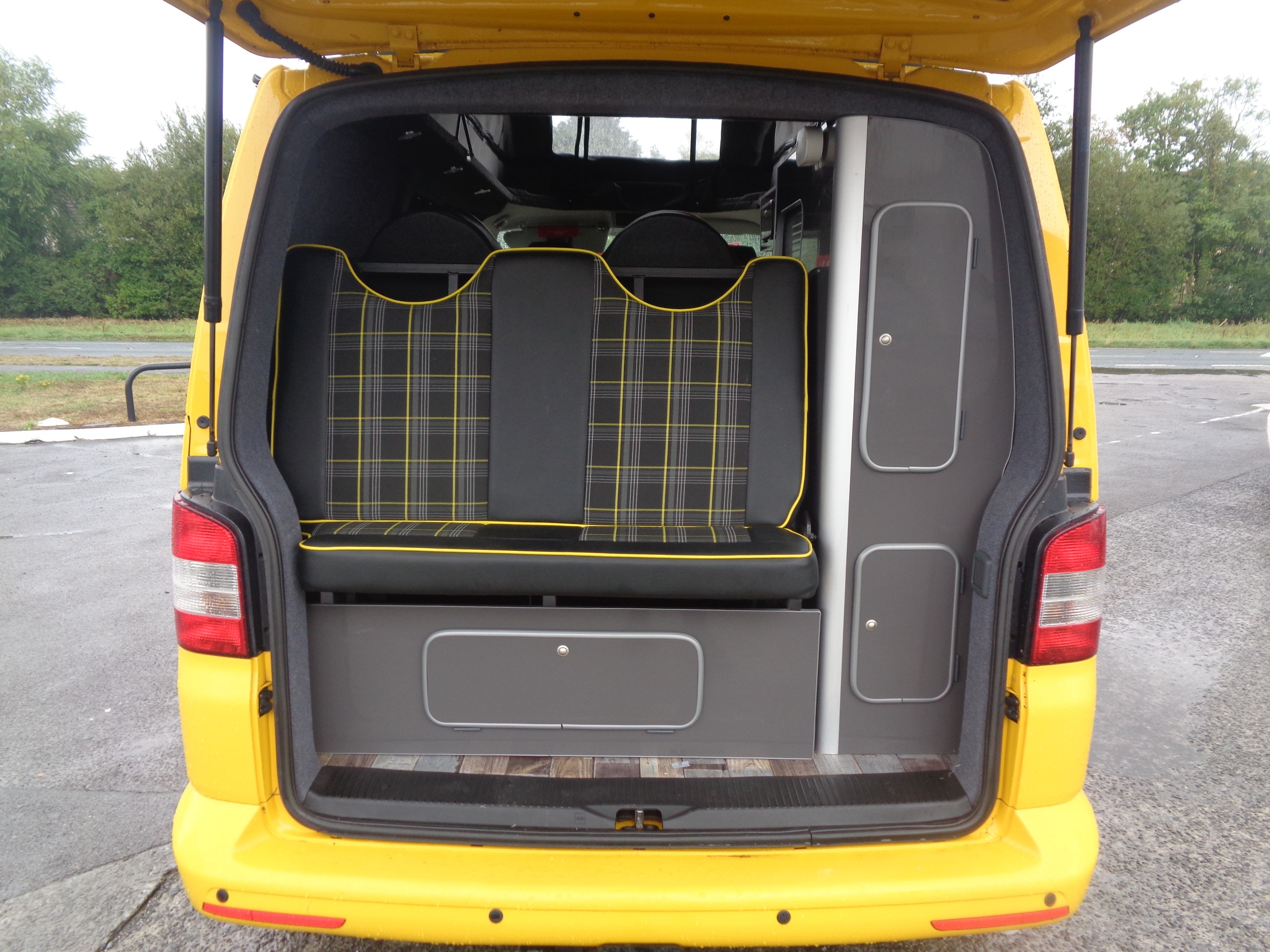 2015 Volkswagen Transporter 2+ VW Camper Van