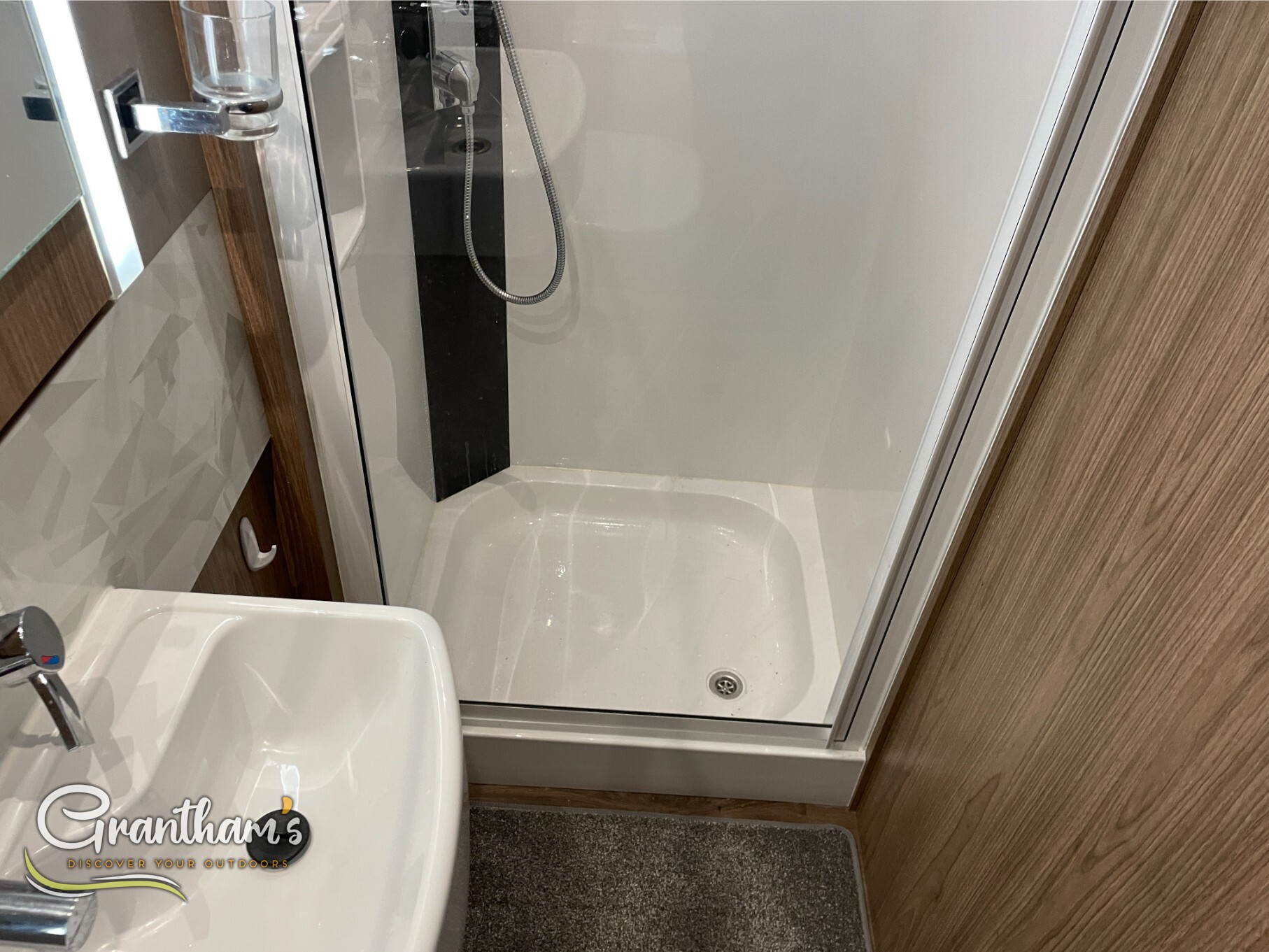 Coachman Vip 575 - Exterior - Front