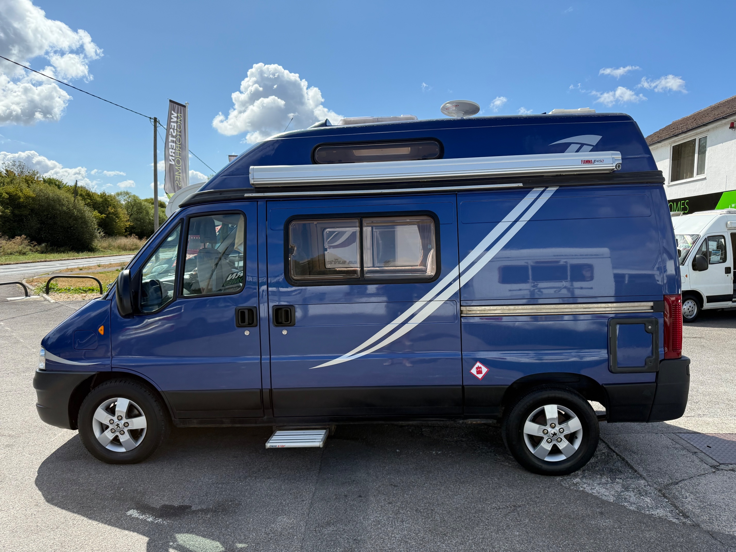 2004 Auto-Sleepers Symbol ES Peugeot Boxer Sussex ES
