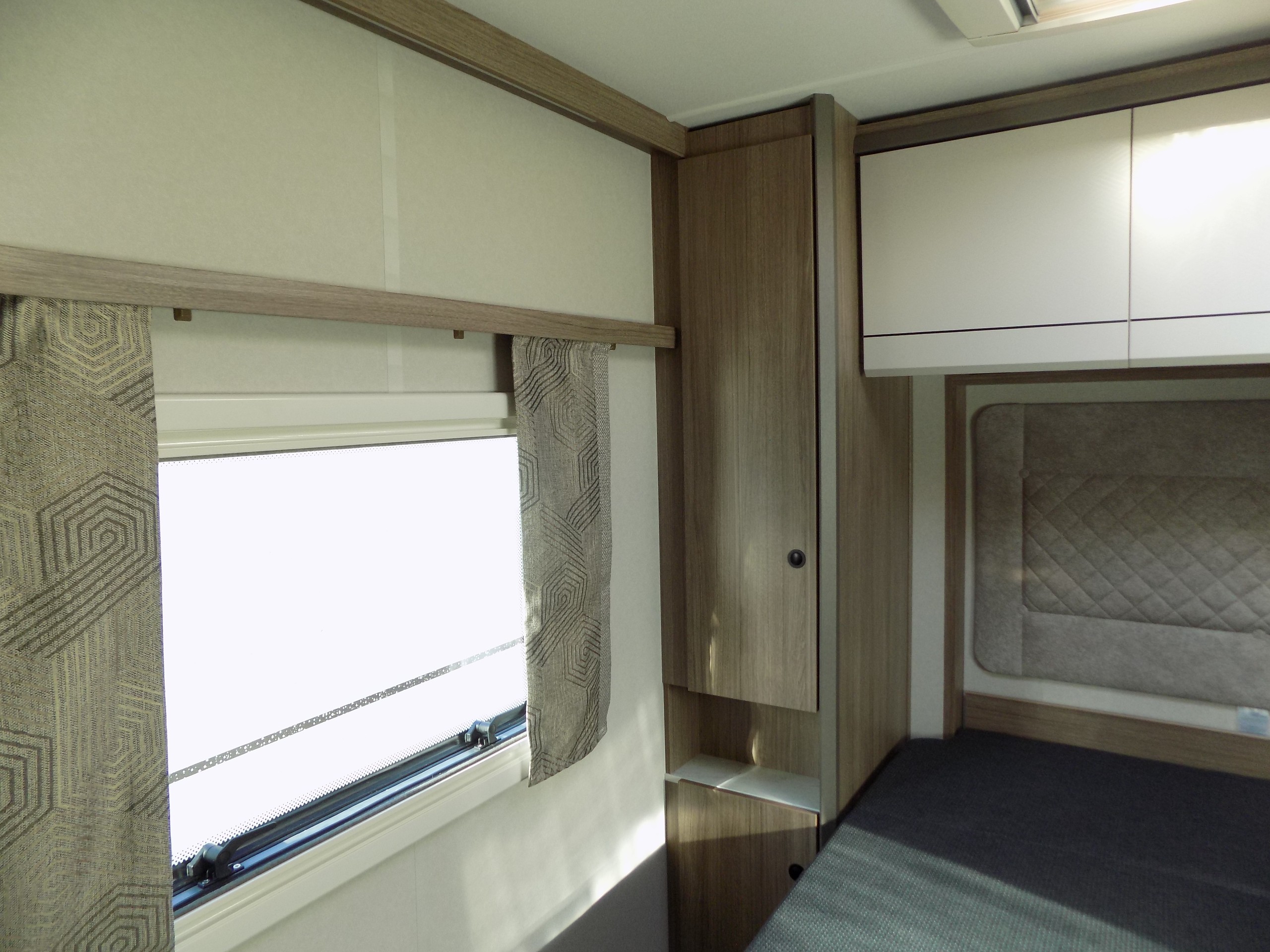 2027 Coachman Acadia 545 Penshurst Premier Plus Sussex Special Edition - LAST ONE, DEMONSTRATOR DISCOUNT, AVAILABLE NOW!