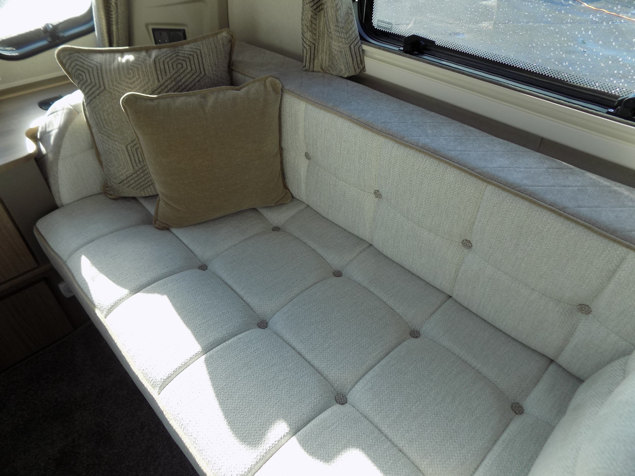 2027 Coachman Acadia 545 Penshurst Premier Plus Sussex Special Edition - LAST ONE, DEMONSTRATOR DISCOUNT, AVAILABLE NOW!