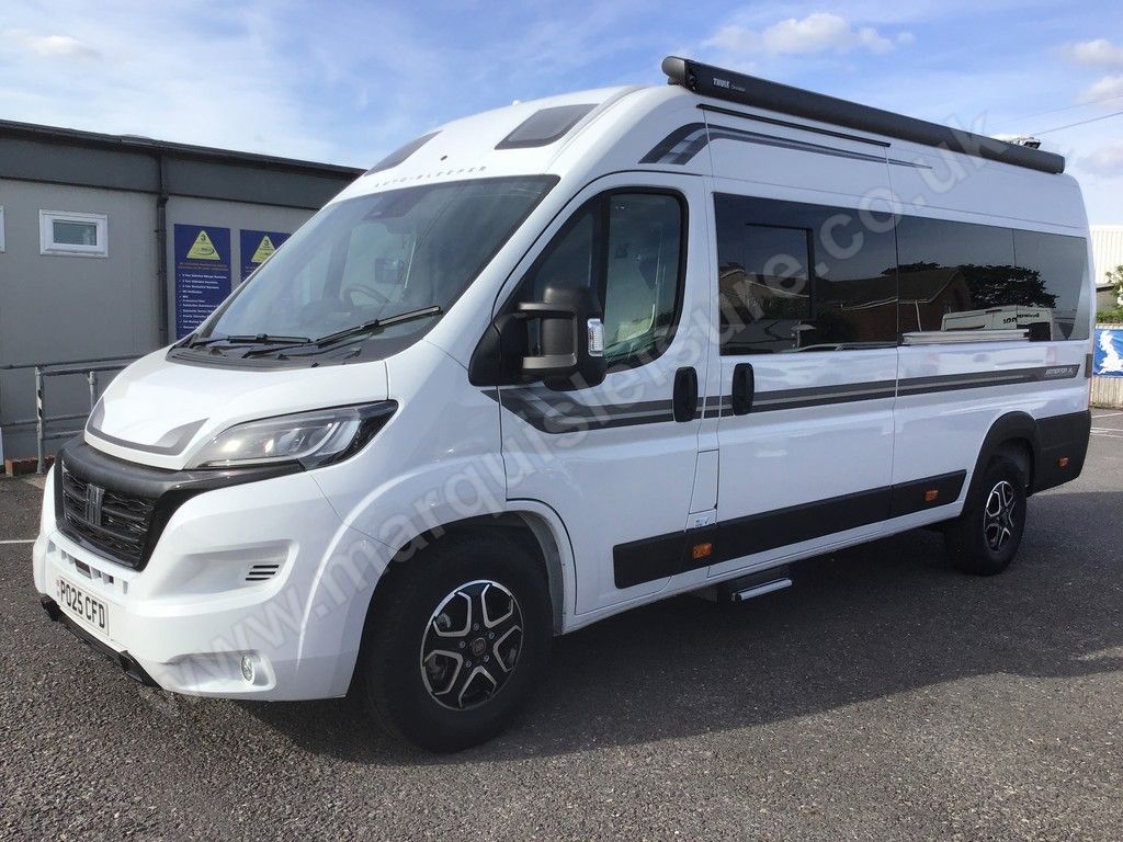 2014 Auto-Sleepers Kemerton XL 2-Berth Motorhome with Rear Washroom - Exterior - Front