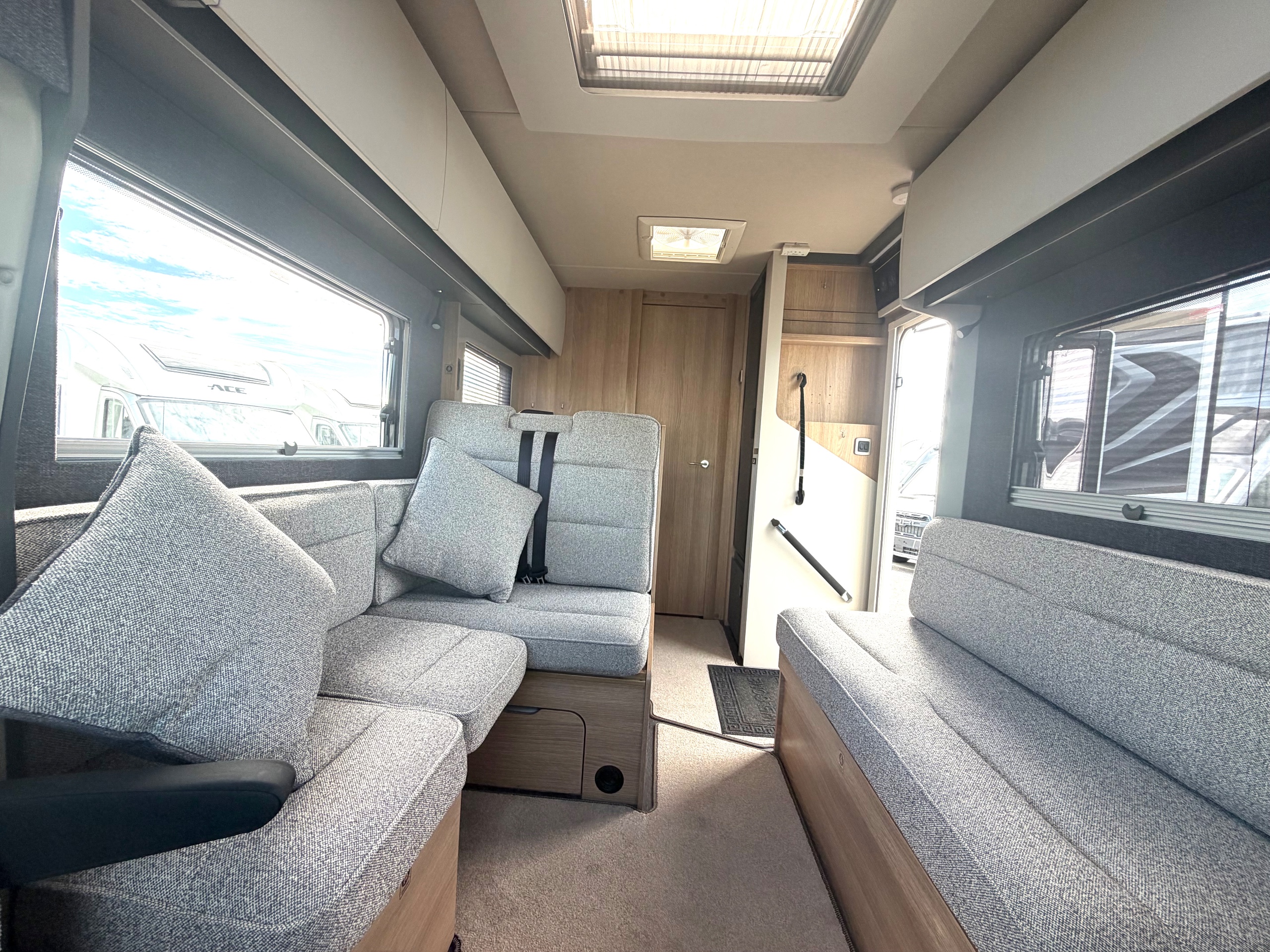 2024 Auto-Trail Excel 675B