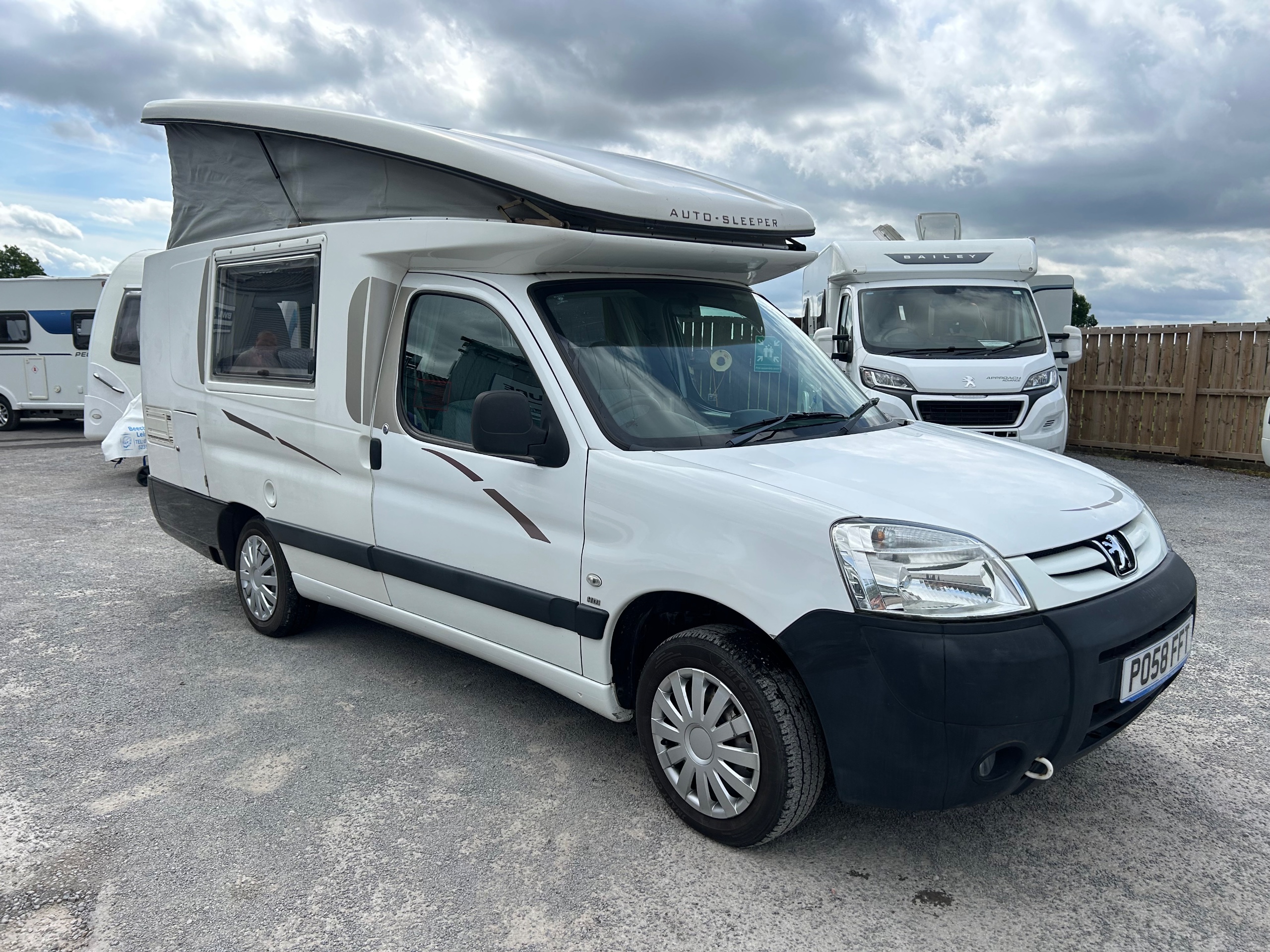 Auto-Sleepers Mezan Low Line Peugeot Partner Coachbuilt Motorhome 800 LX SWB P/C