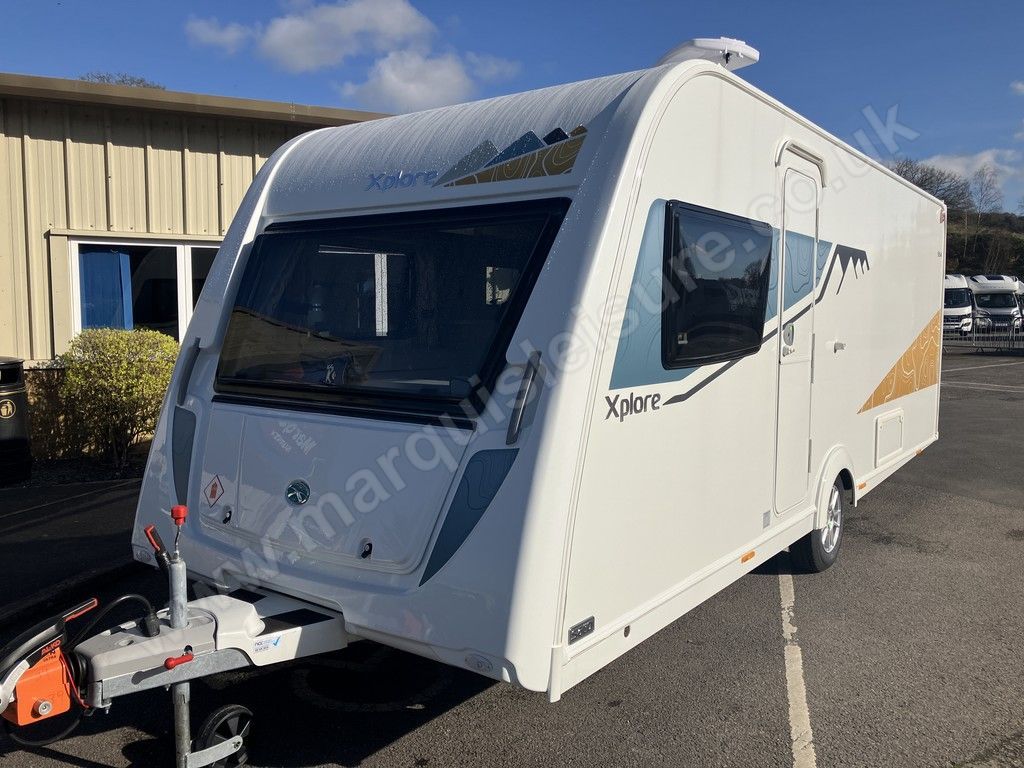 Xplore 554 (2024) Lightweight 4-Berth Caravan with Retractable Island Bed - Exterior - Front