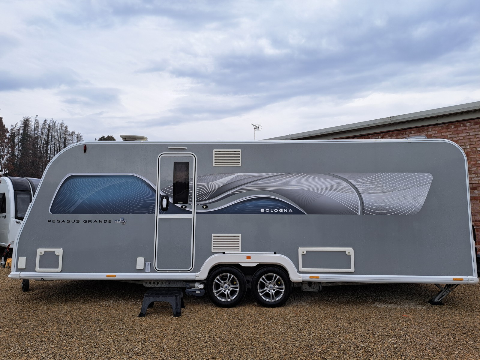 Exterior - Side