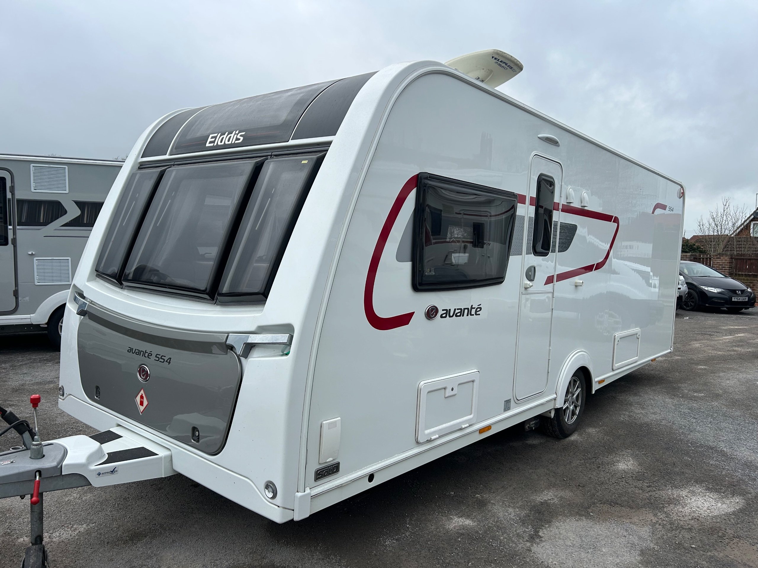 2018 Elddis Avante 554 - Exterior - Front