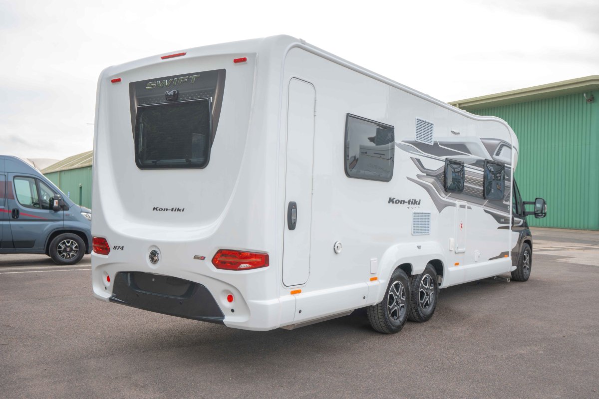 Swift Kon-Tiki 874 180BHP Auto