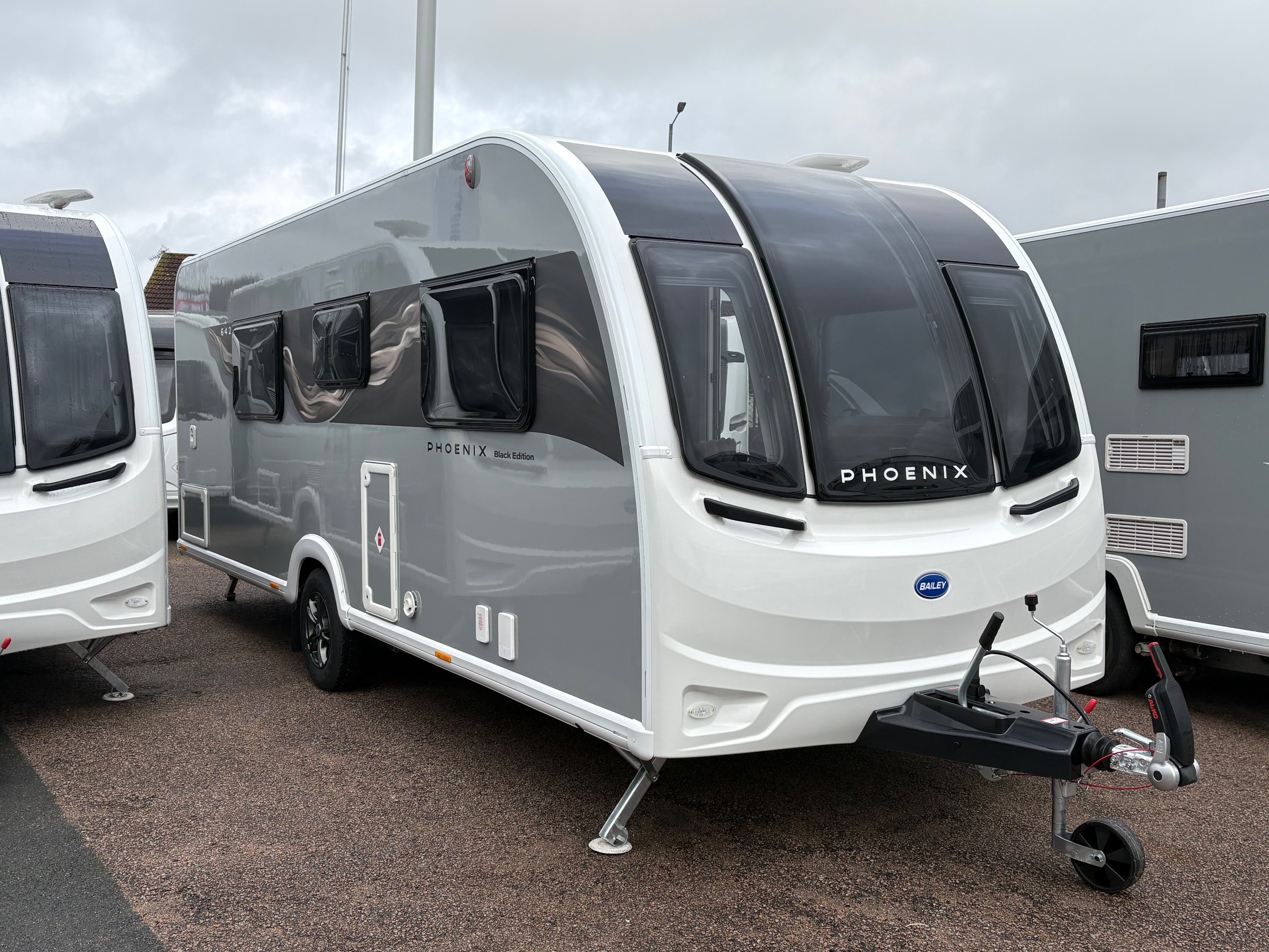 Bailey Phoenix Black 642 - Photo 1