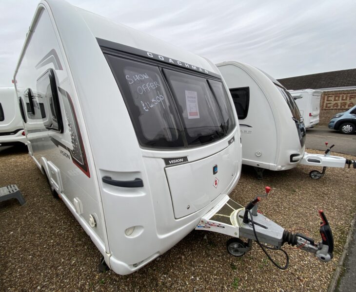 Coachman Vision 450 - Exterior - Front
