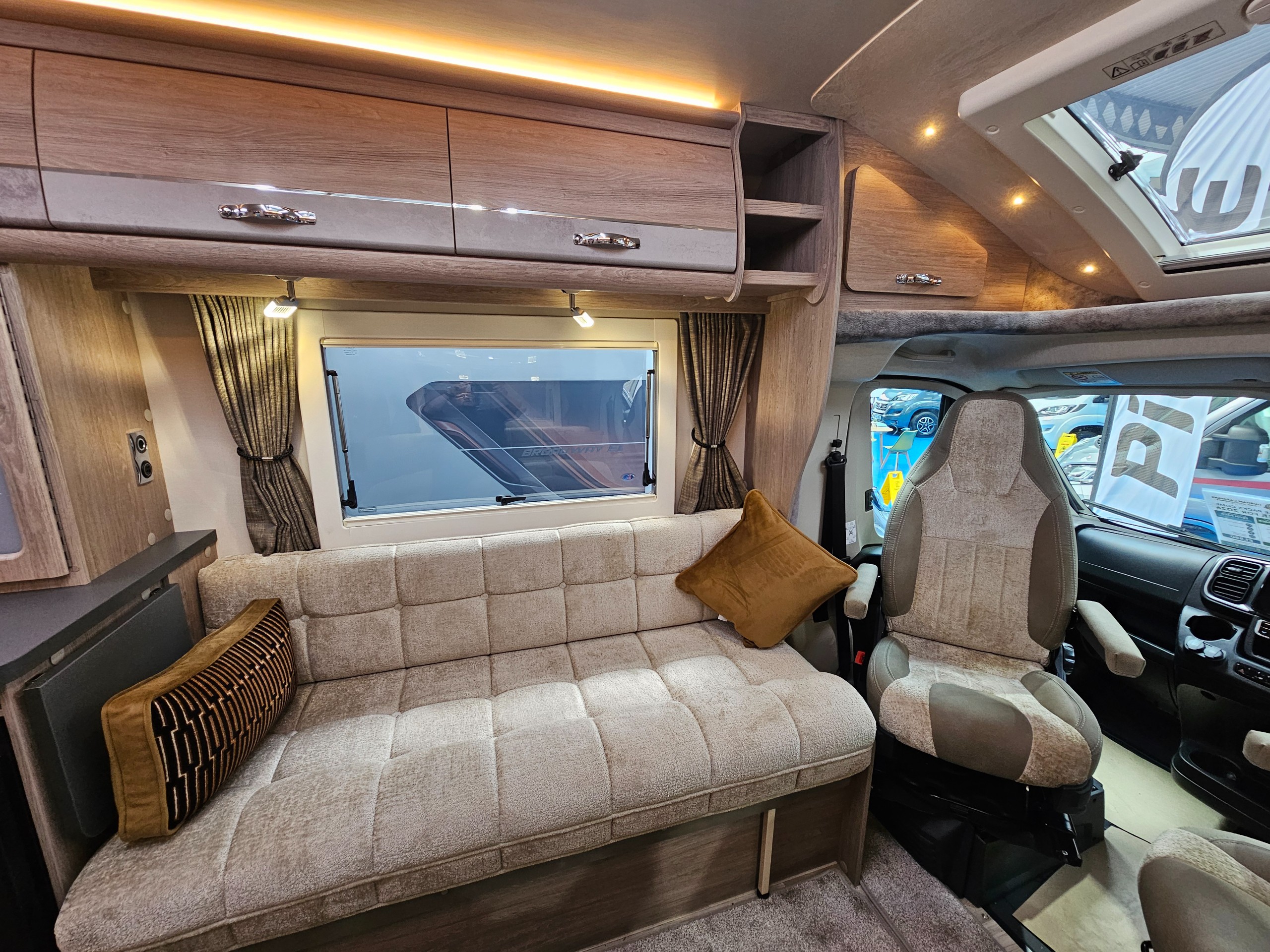 2027 Auto-Sleepers Nuevo EK