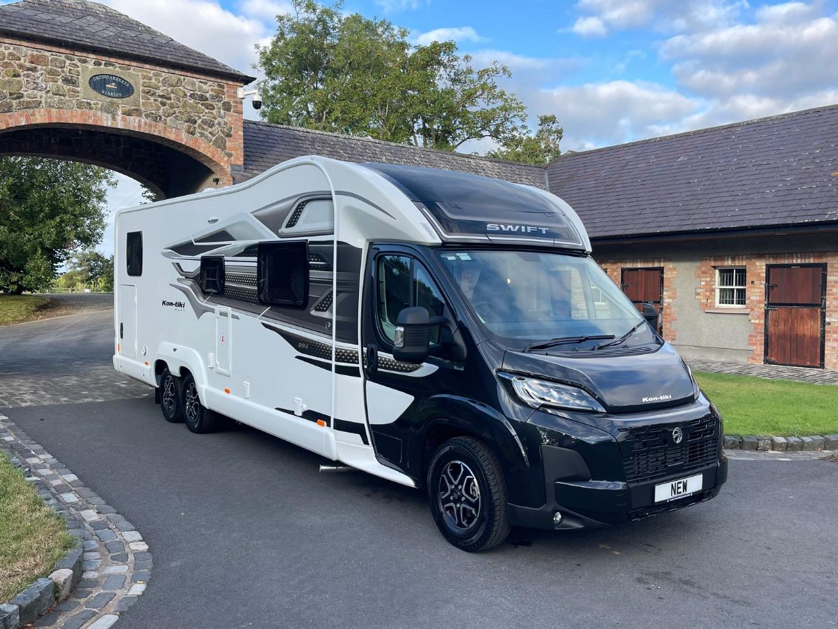 2026 Swift Kon-Tiki 894 DB 6 Berth Rear Island Bed Automatic - Exterior - Front