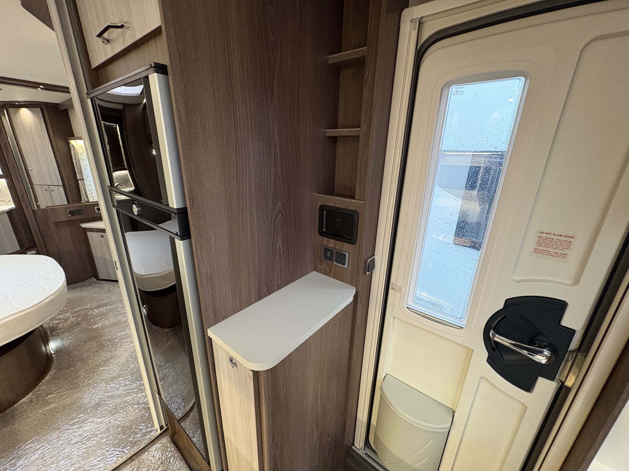 2022 Coachman Lusso 2 - Exterior - Front