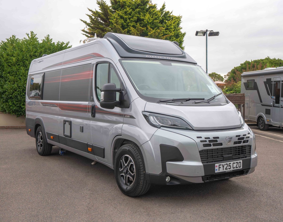 Autotrail V-Line 635 SE 140BHP Auto
